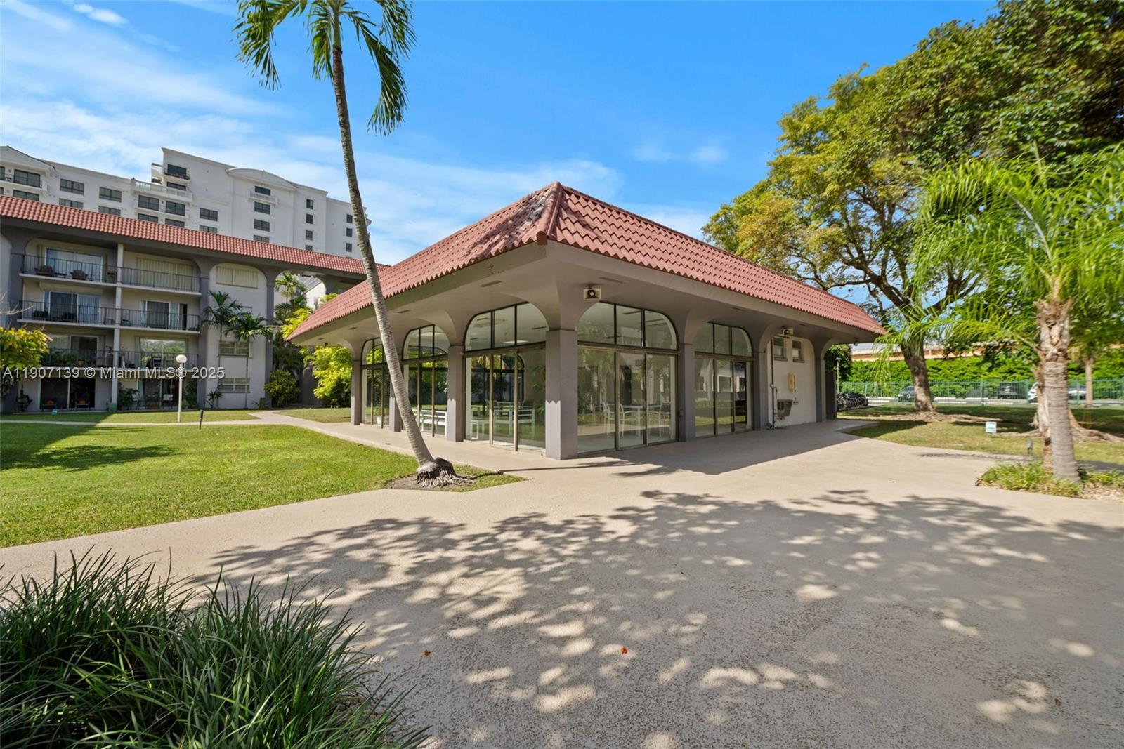 GRANDA DADELAND CONDO - Residential Lease