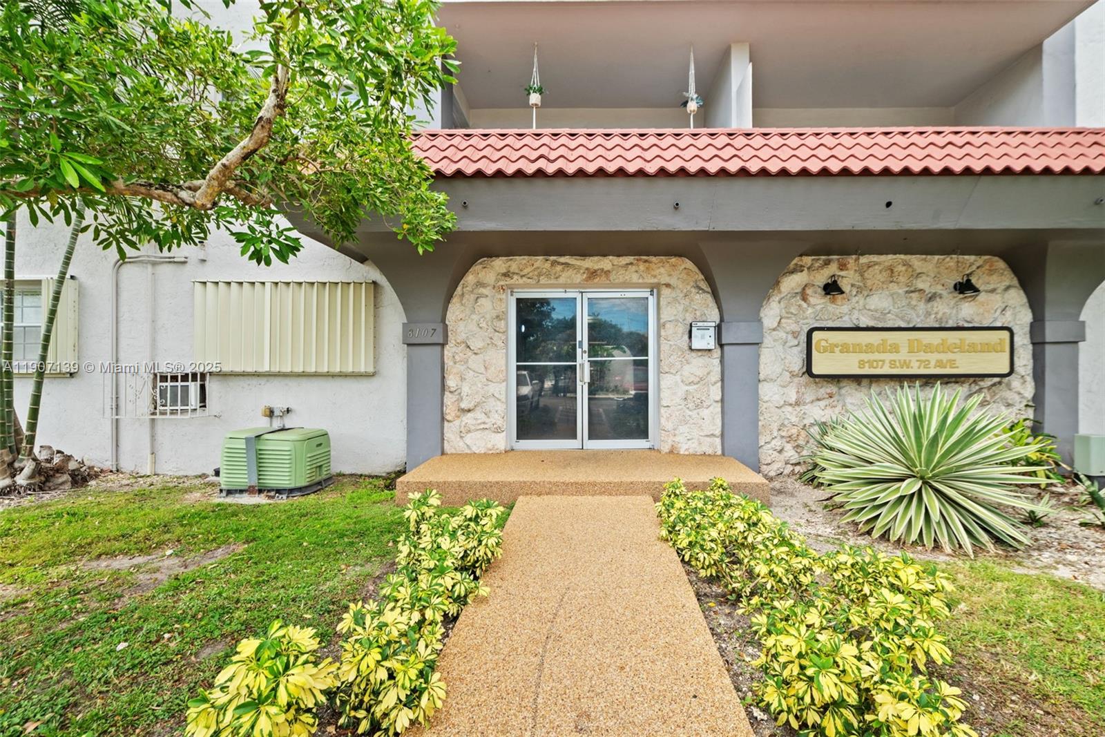 GRANDA DADELAND CONDO - Residential Lease