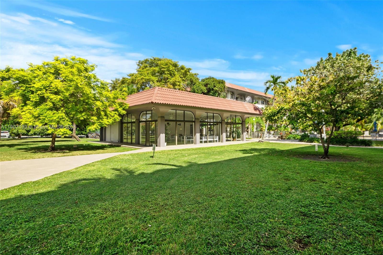 GRANDA DADELAND CONDO - Residential Lease