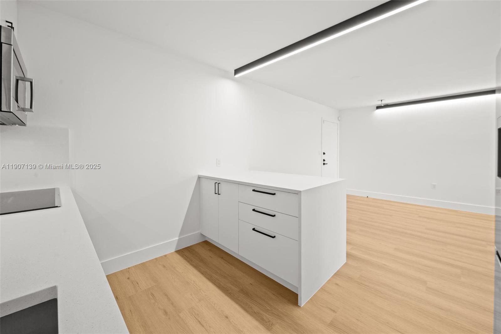 GRANDA DADELAND CONDO - Residential Lease