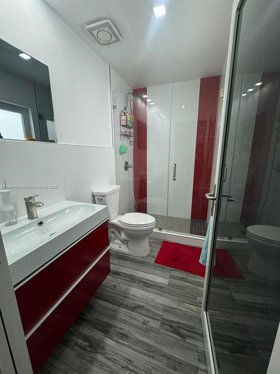 UNIVERSITY PARK WEST SEC - Residential Lease