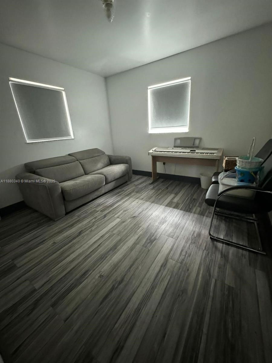 UNIVERSITY PARK WEST SEC - Residential Lease