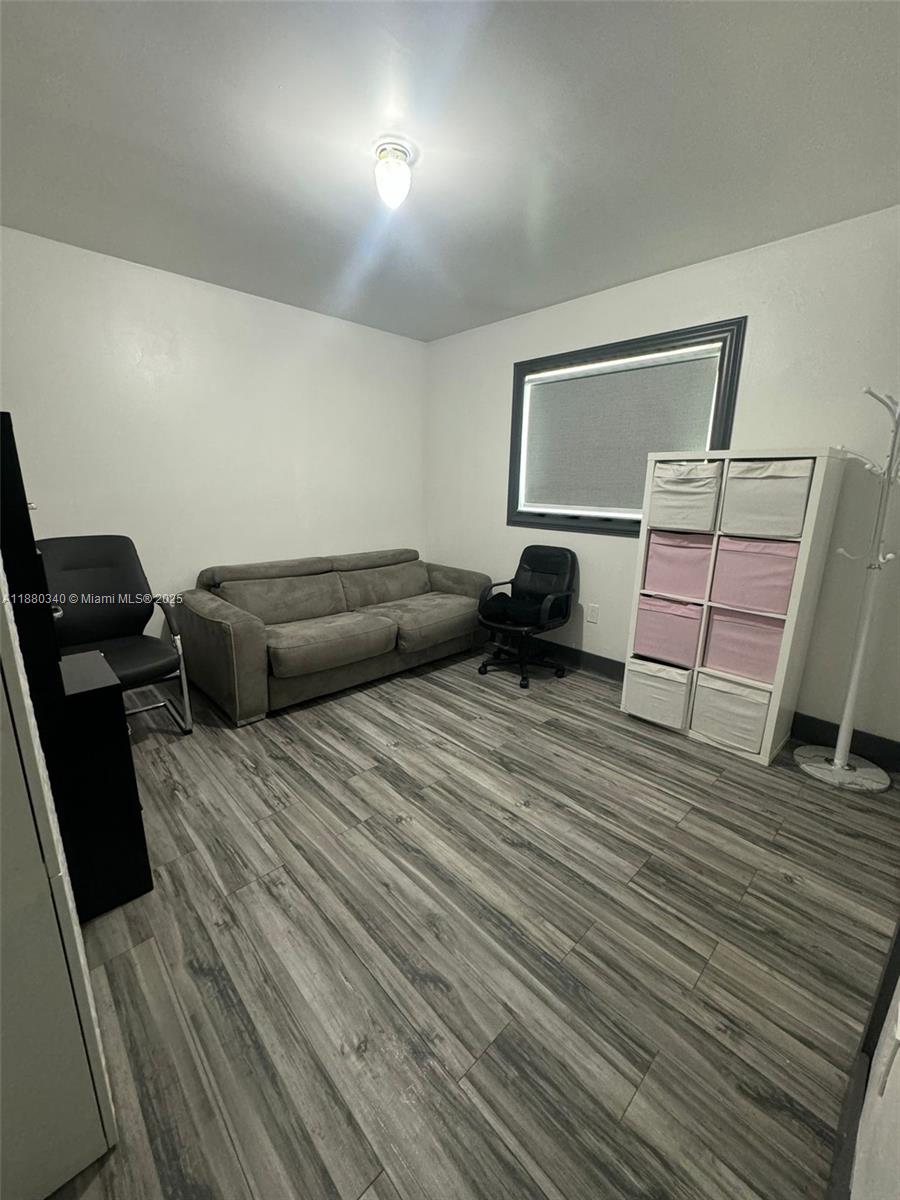 UNIVERSITY PARK WEST SEC - Residential Lease