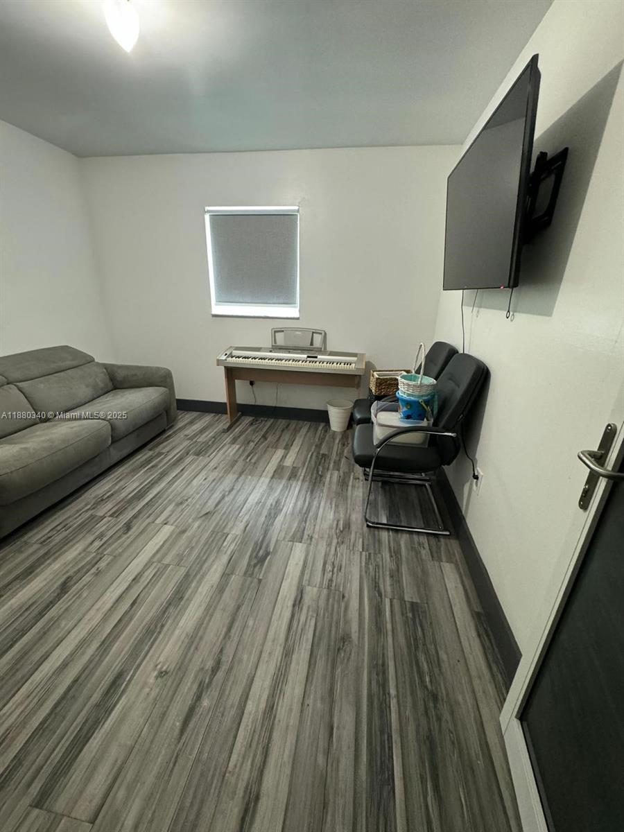 UNIVERSITY PARK WEST SEC - Residential Lease