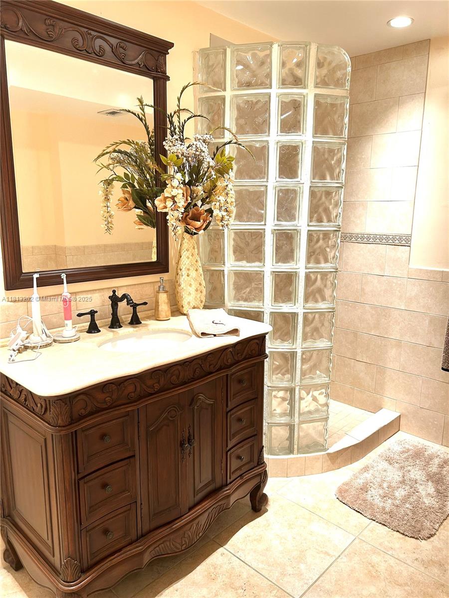ALLINGTON TOWERS NORTH CO - Residential