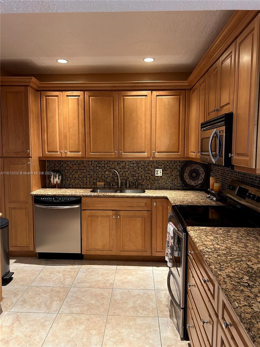 ALLINGTON TOWERS NORTH CO - Residential