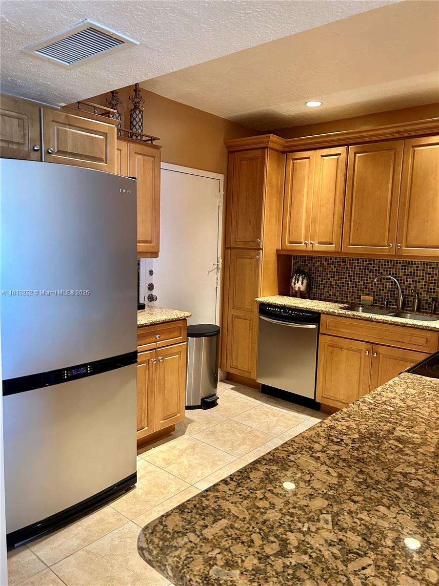 ALLINGTON TOWERS NORTH CO - Residential