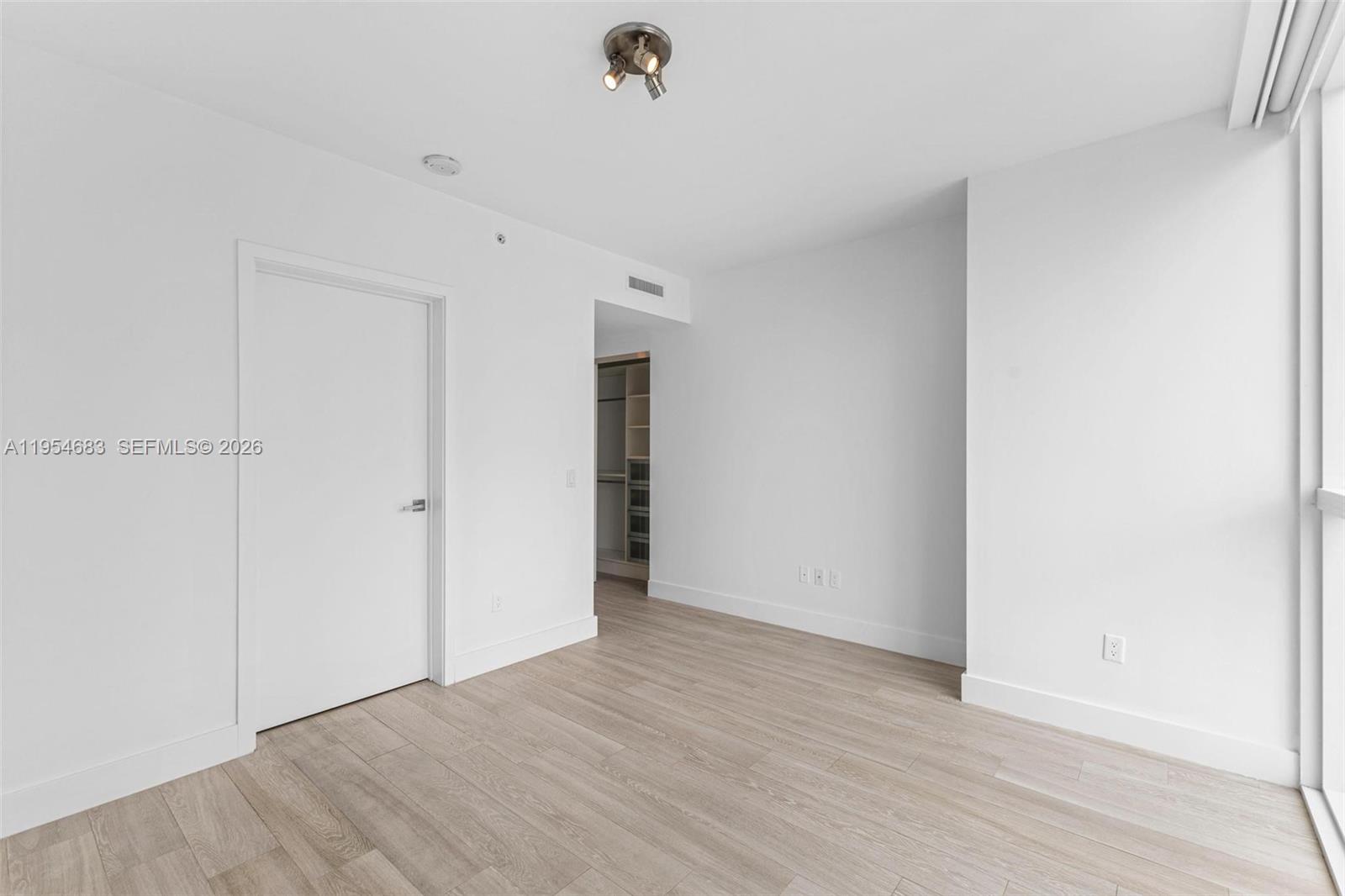 THE BOND (1080 BRICKELL) - Residential