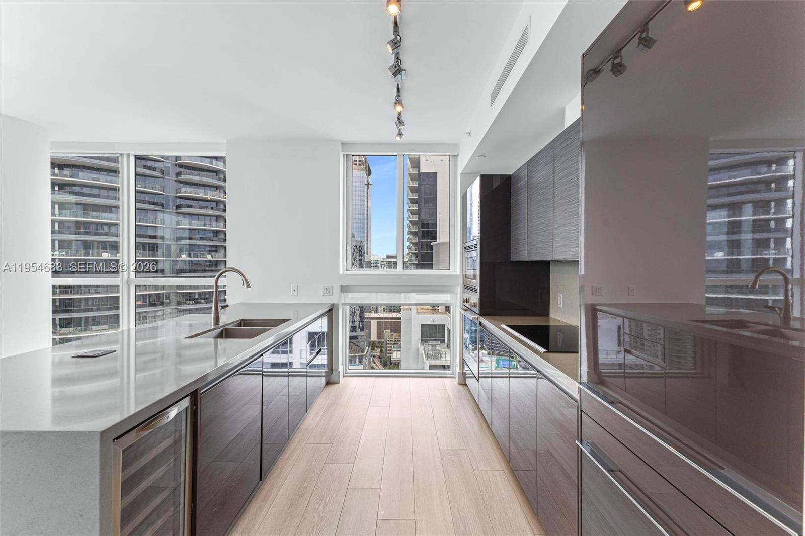 THE BOND (1080 BRICKELL) - Residential