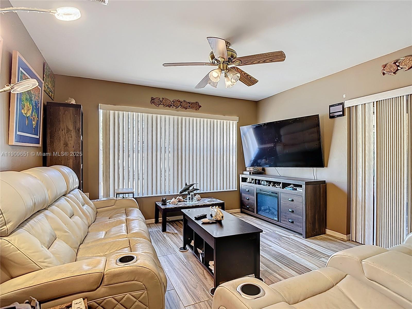 341800 - GOLDEN GATE EST U - Residential