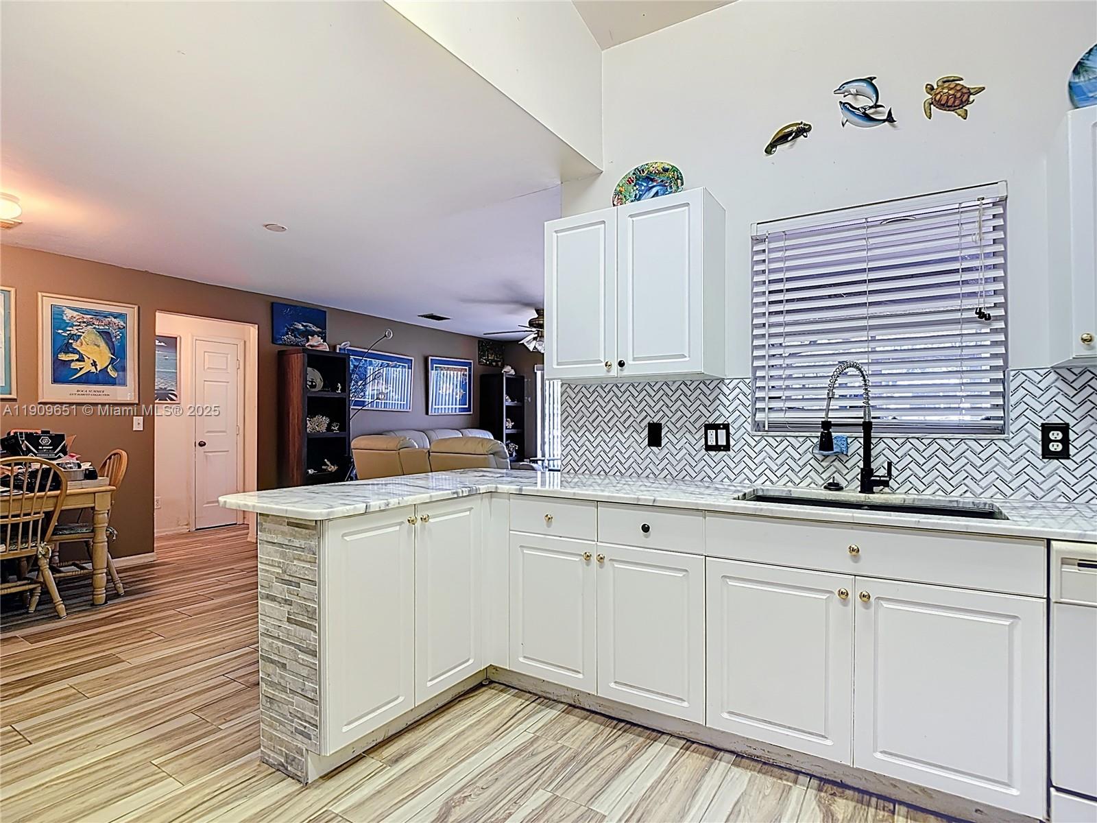 341800 - GOLDEN GATE EST U - Residential