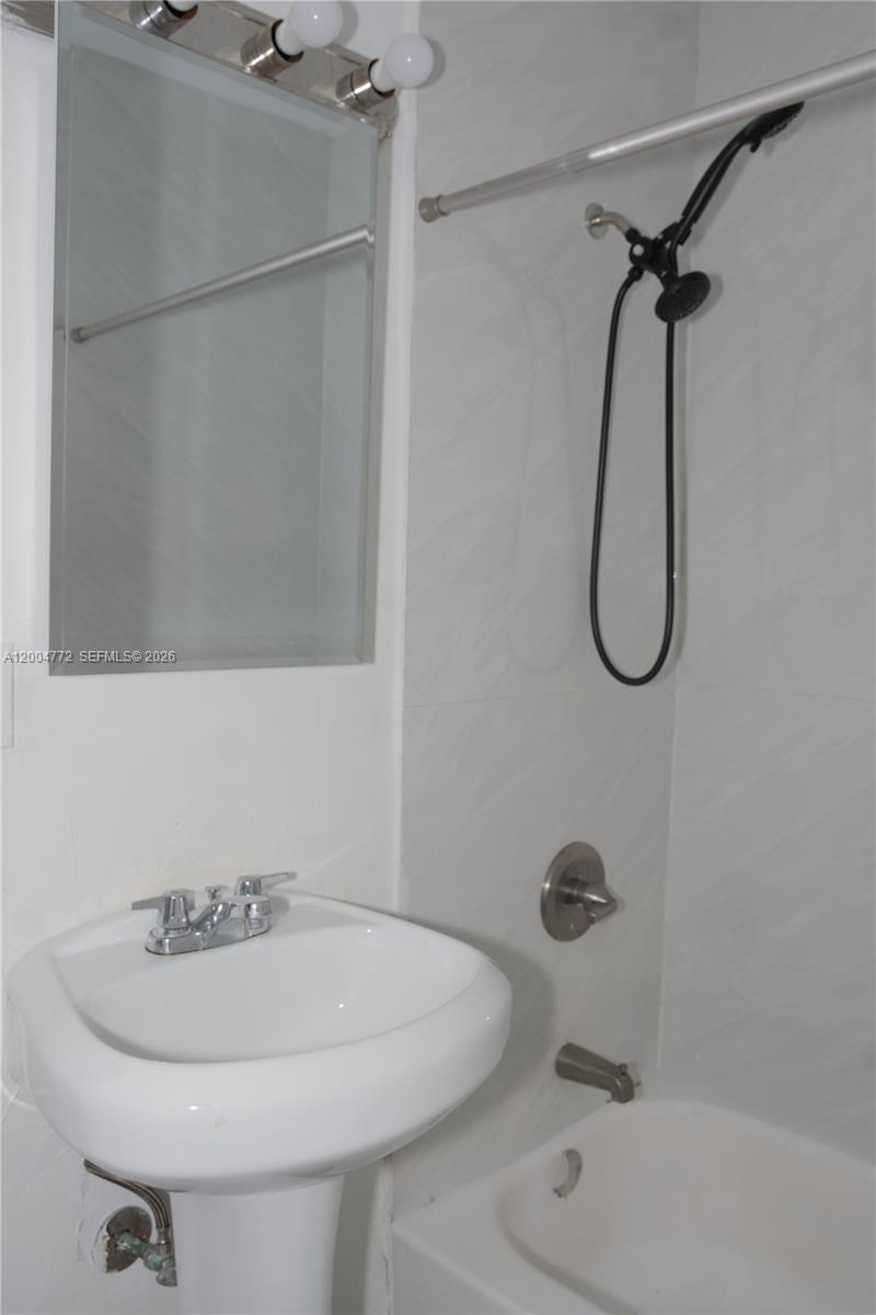 SEMINOLE LAWN - Residential Income