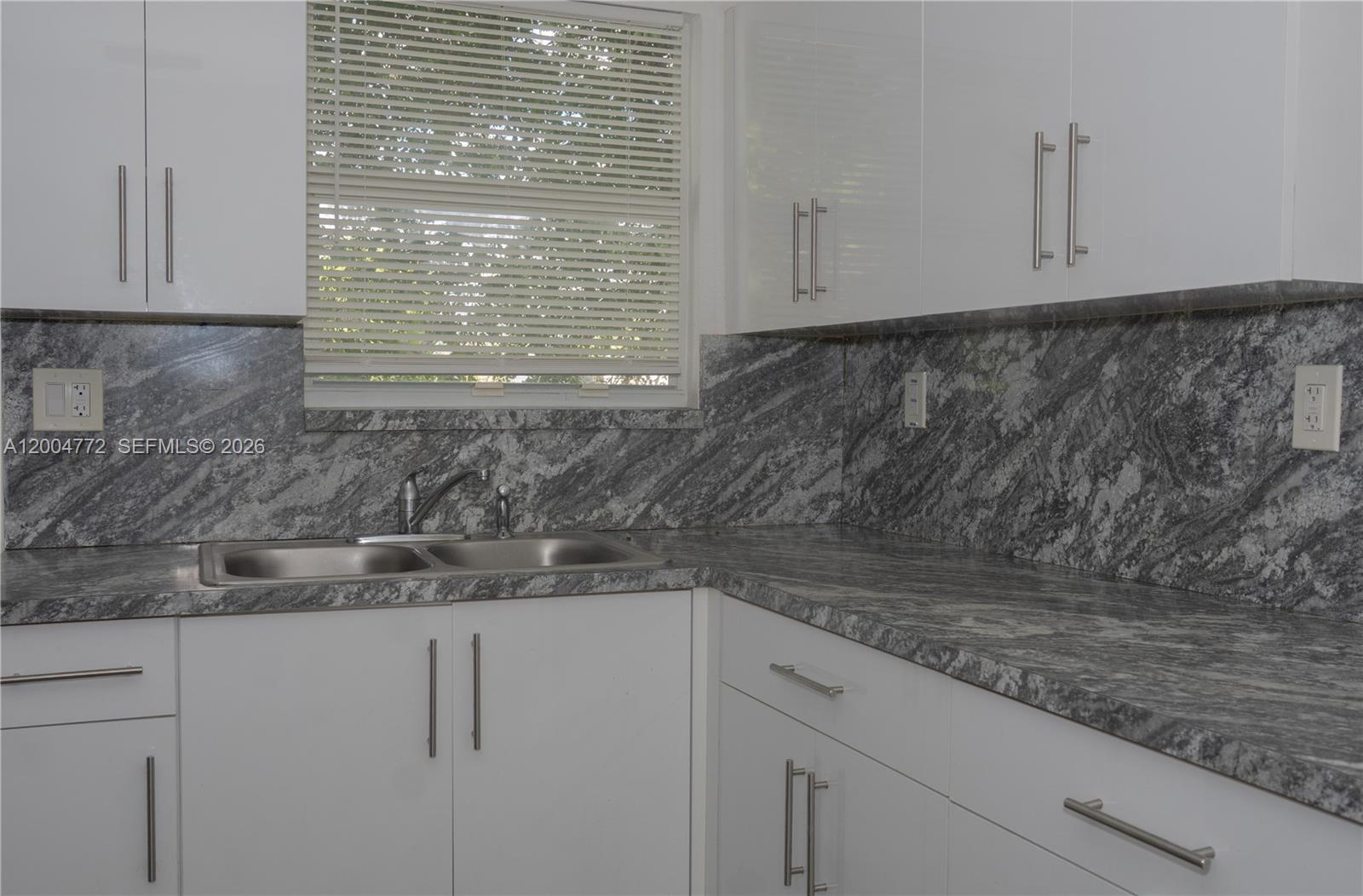 SEMINOLE LAWN - Residential Income