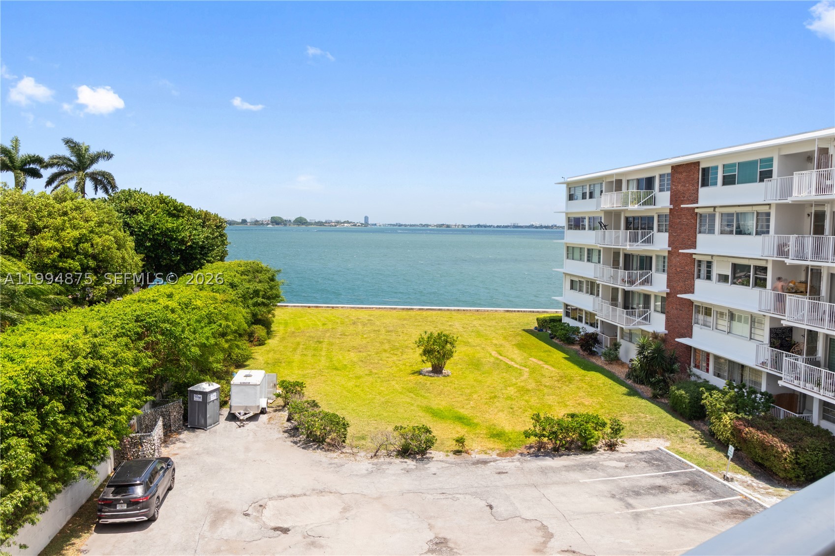1700 NE 105th 408