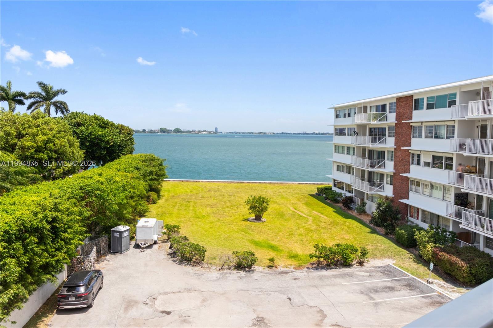 1700 NE 105th 408