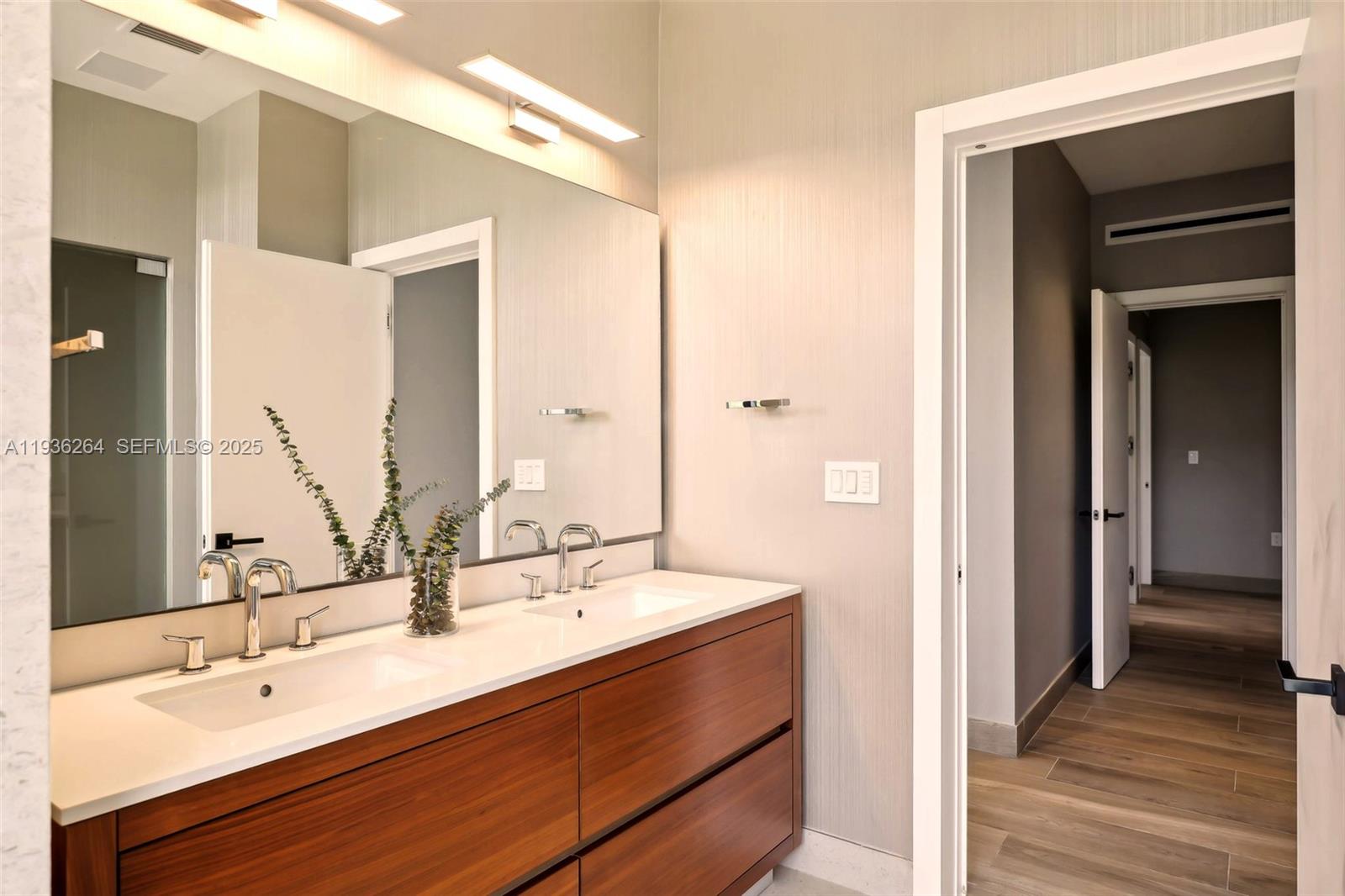 BRICKELLS FLAGLER - Residential