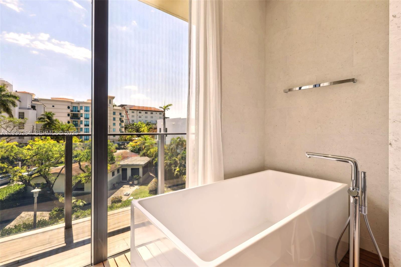 BRICKELLS FLAGLER - Residential