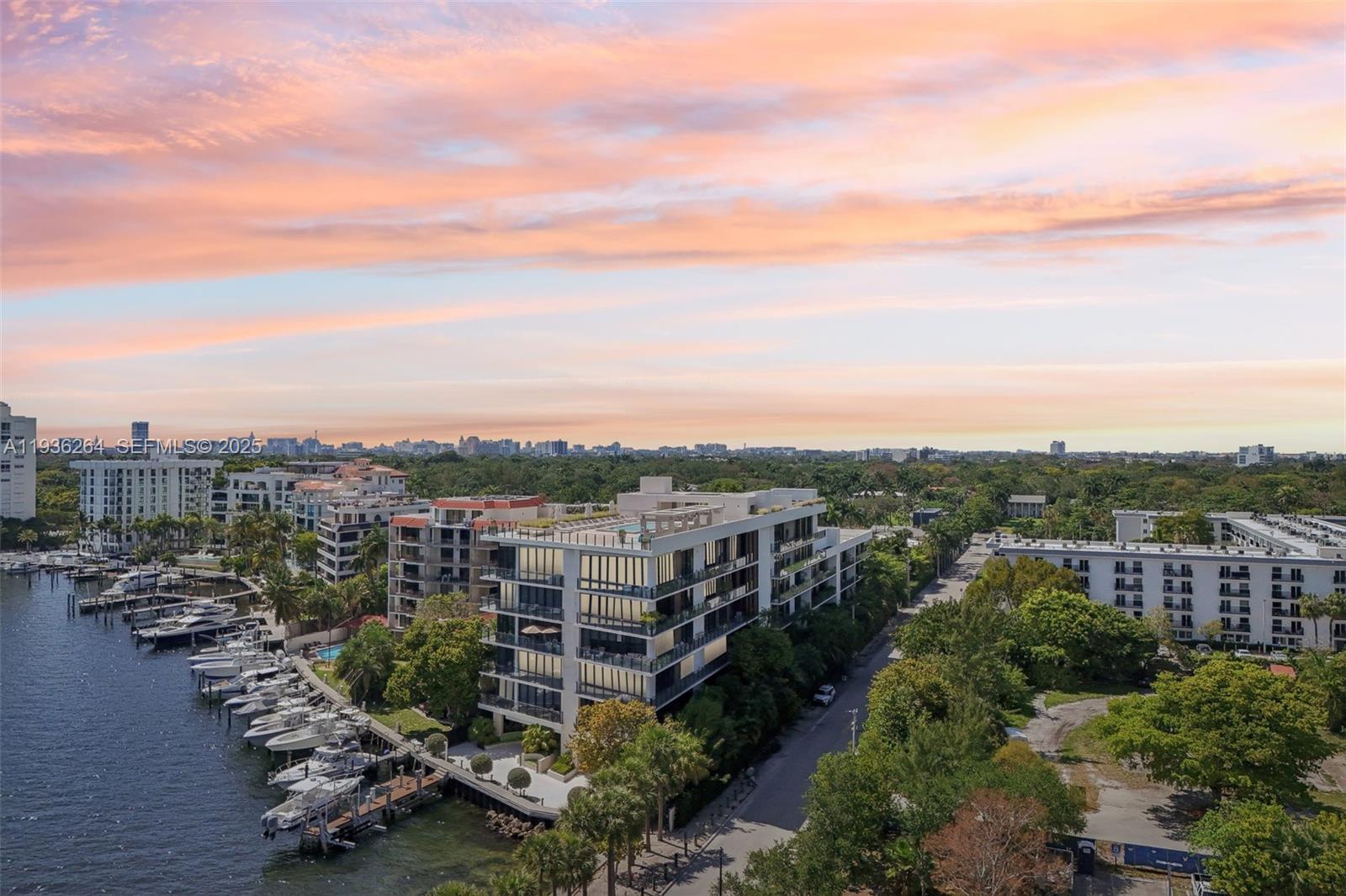 BRICKELLS FLAGLER - Residential