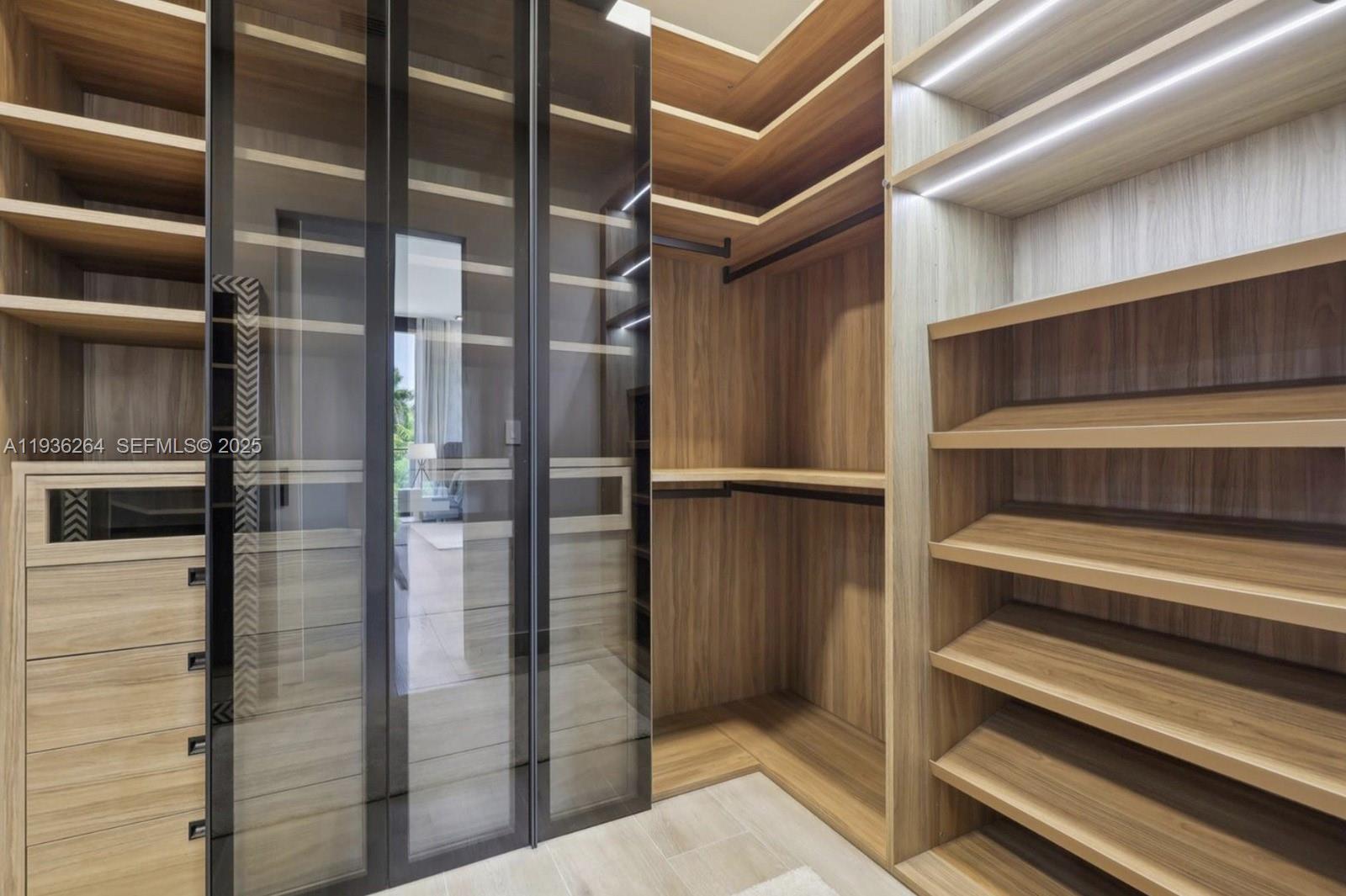 BRICKELLS FLAGLER - Residential