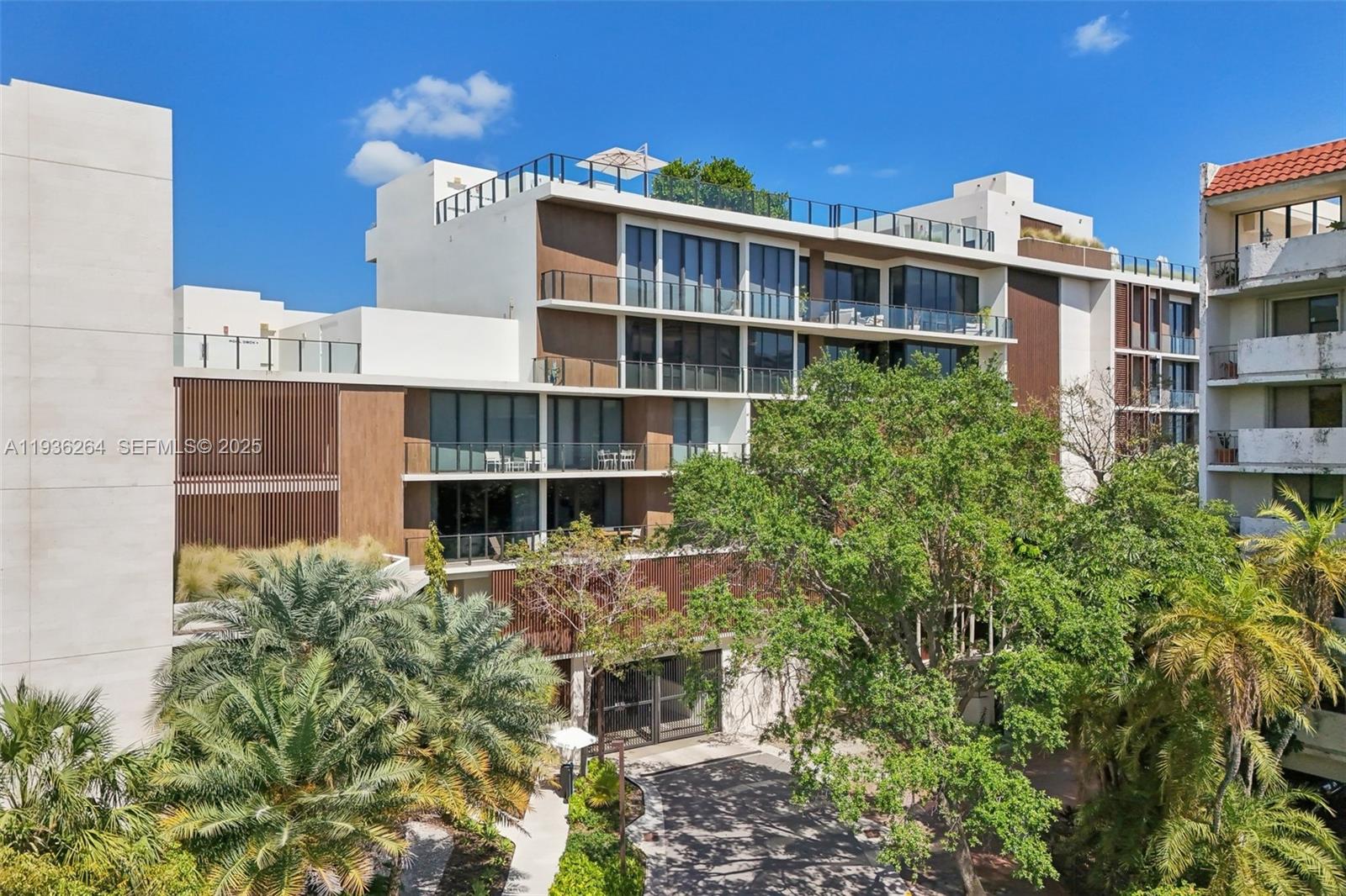 BRICKELLS FLAGLER - Residential