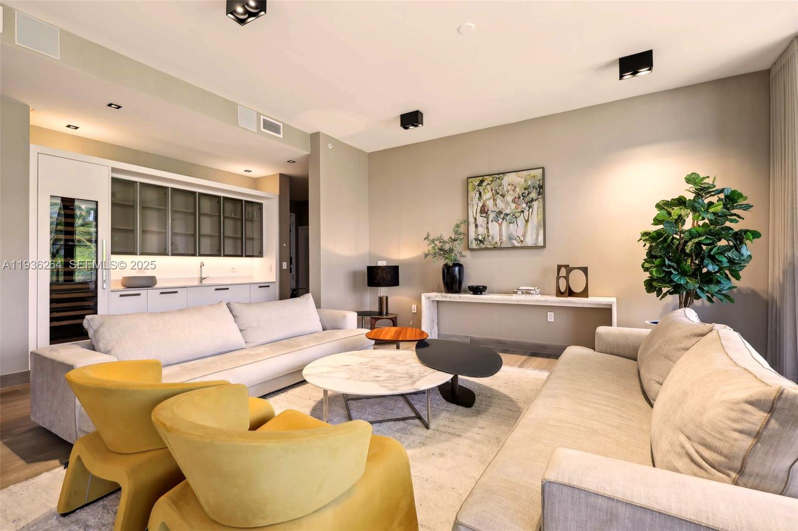 3581 E Glencoe St 309