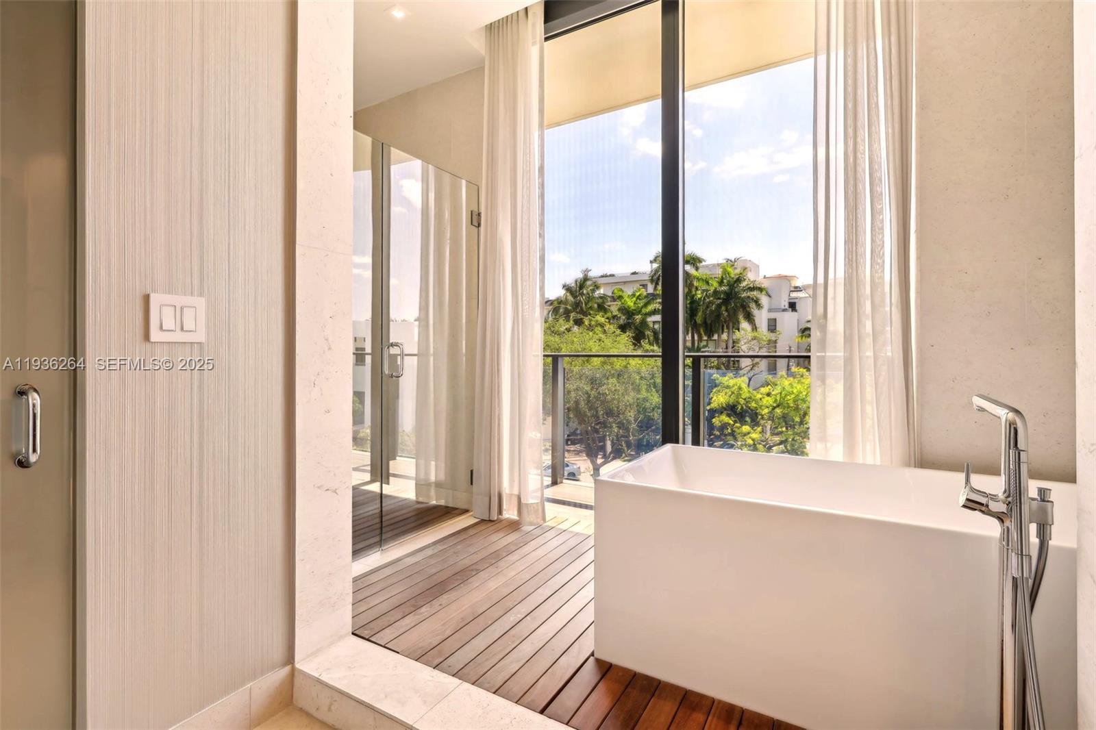 BRICKELLS FLAGLER - Residential