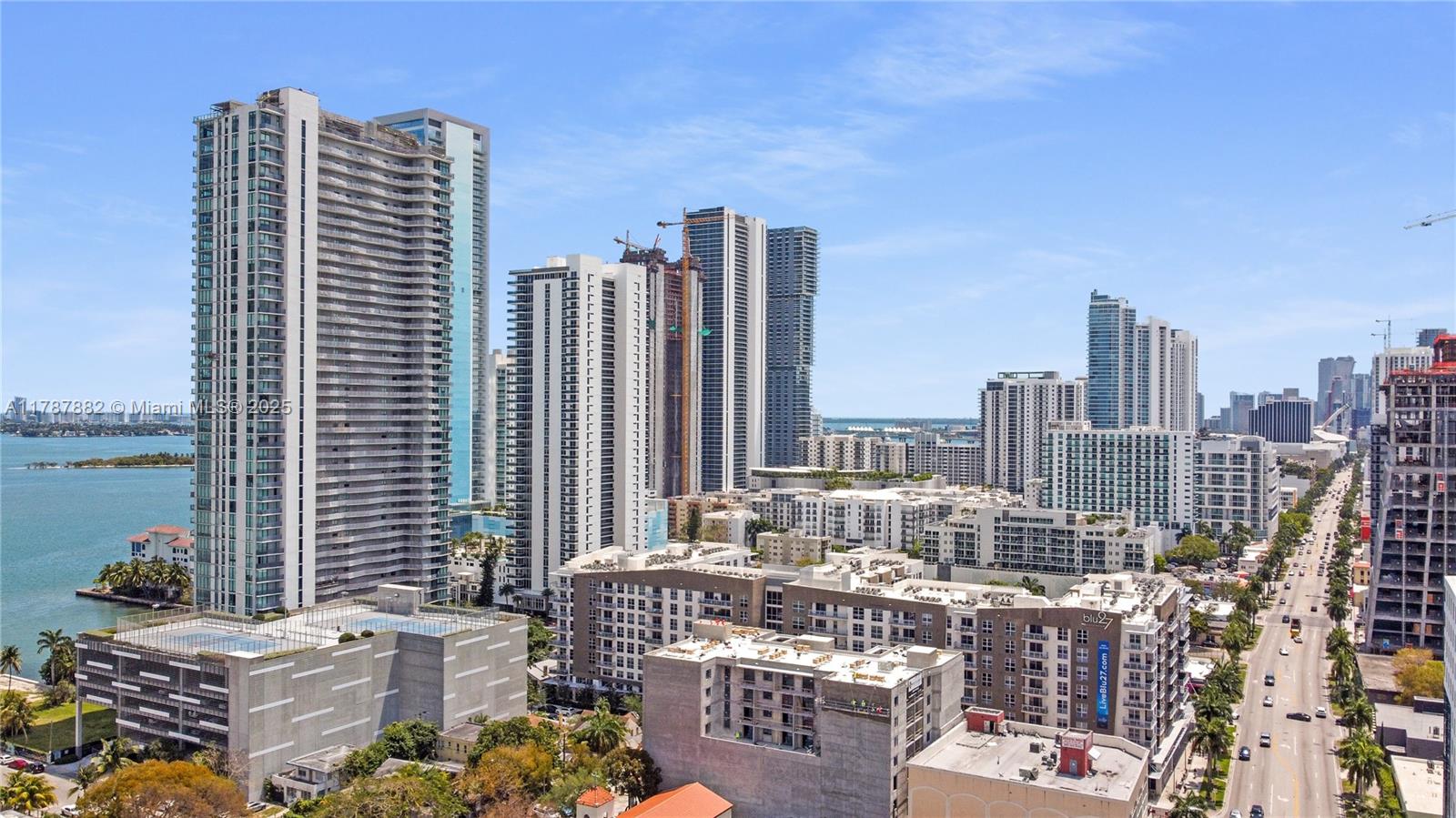 PLATINUM CONDO - Residential