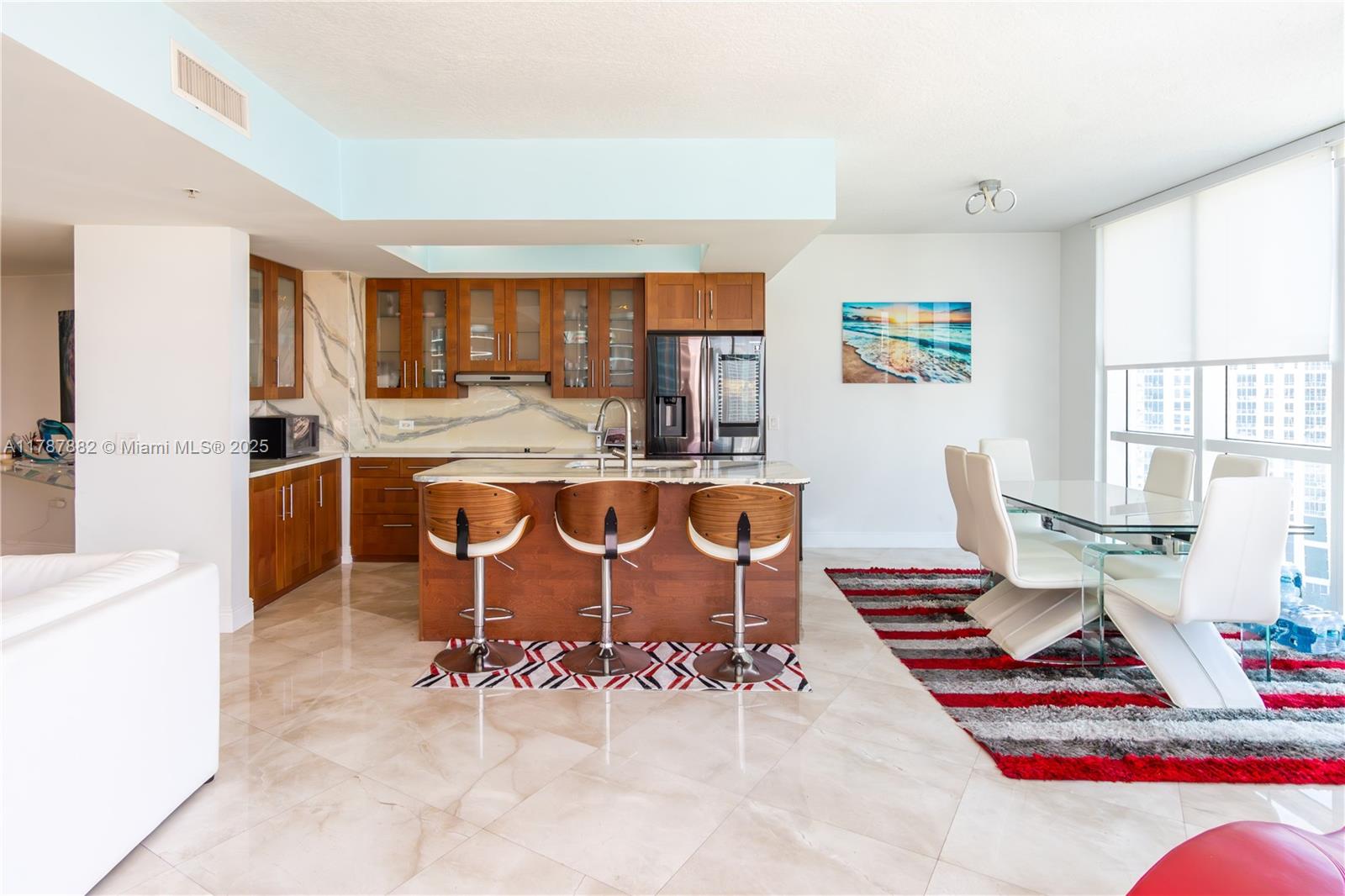 PLATINUM CONDO - Residential