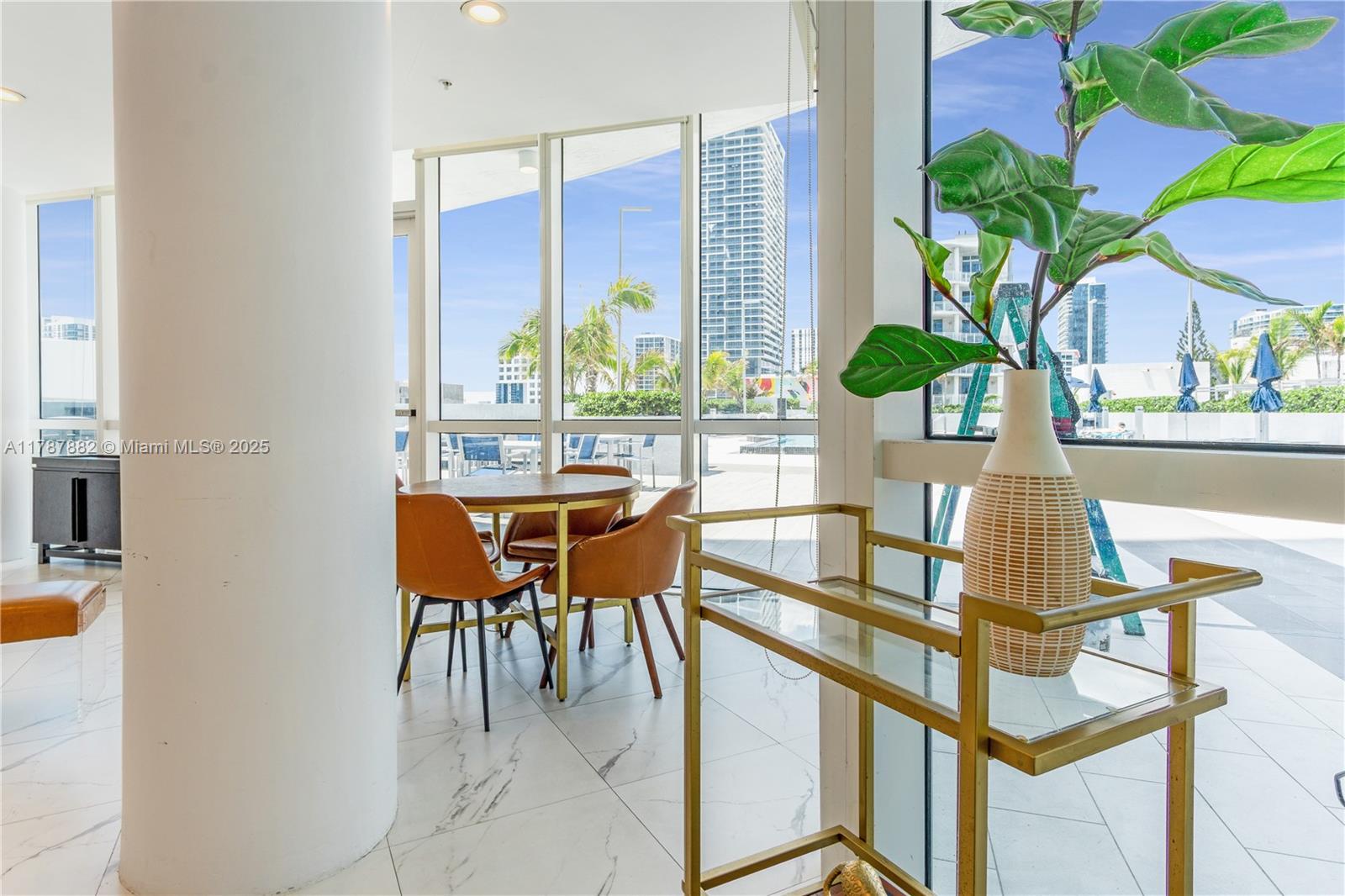 PLATINUM CONDO - Residential