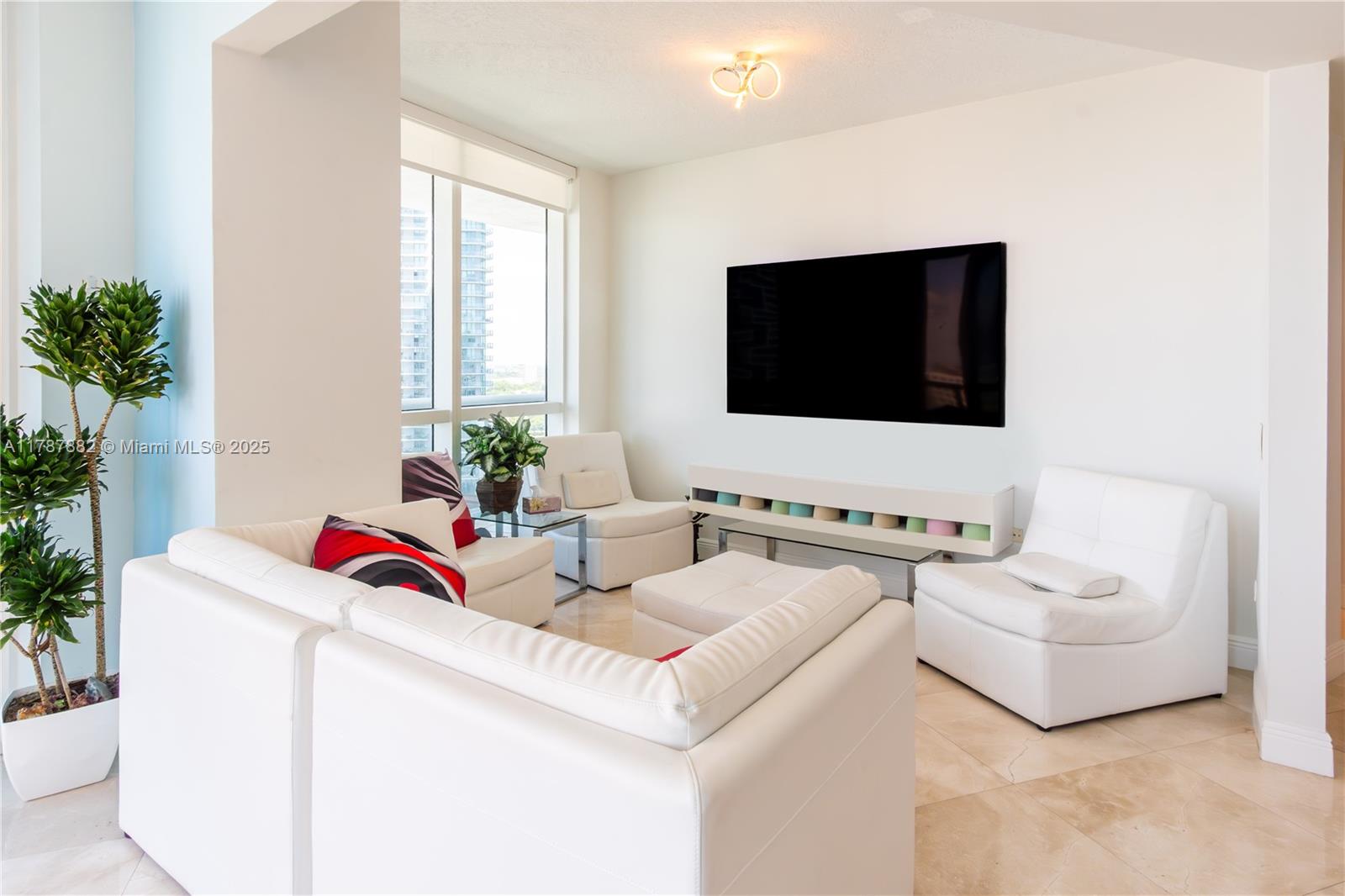 PLATINUM CONDO - Residential