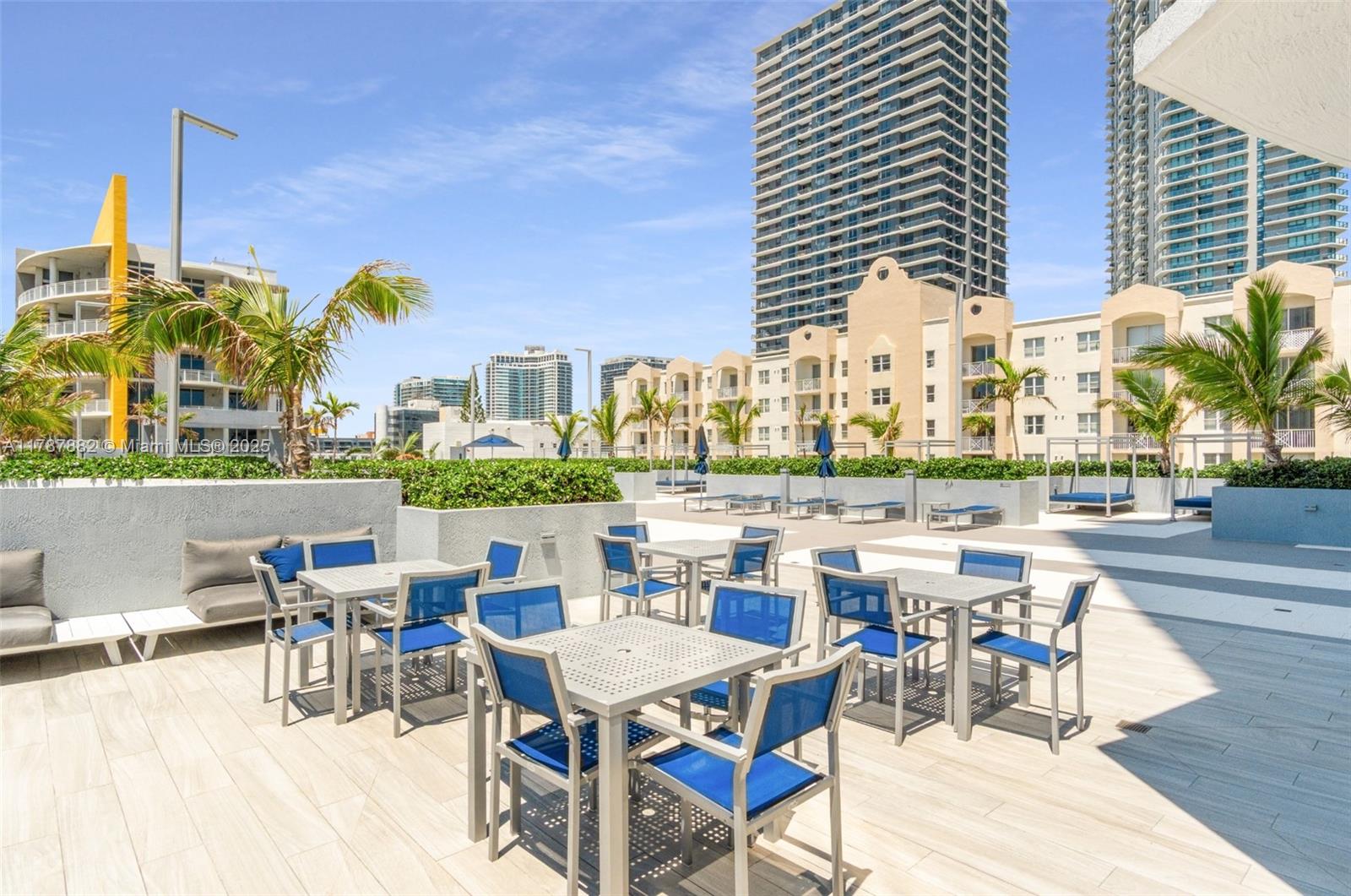 PLATINUM CONDO - Residential