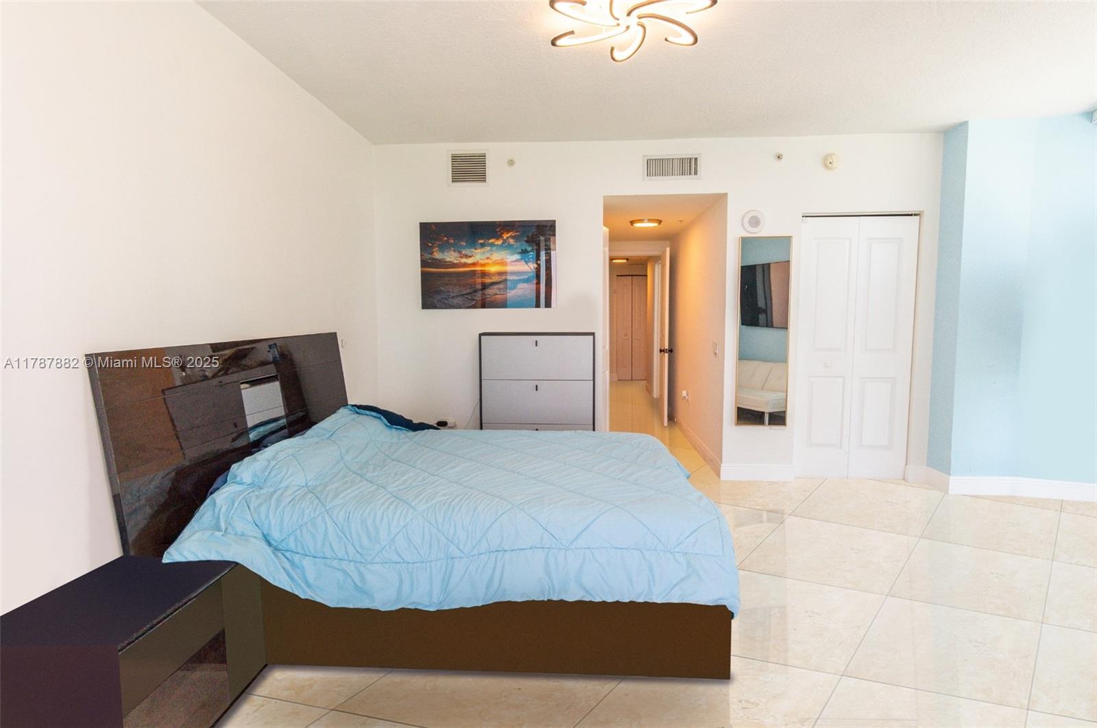 PLATINUM CONDO - Residential