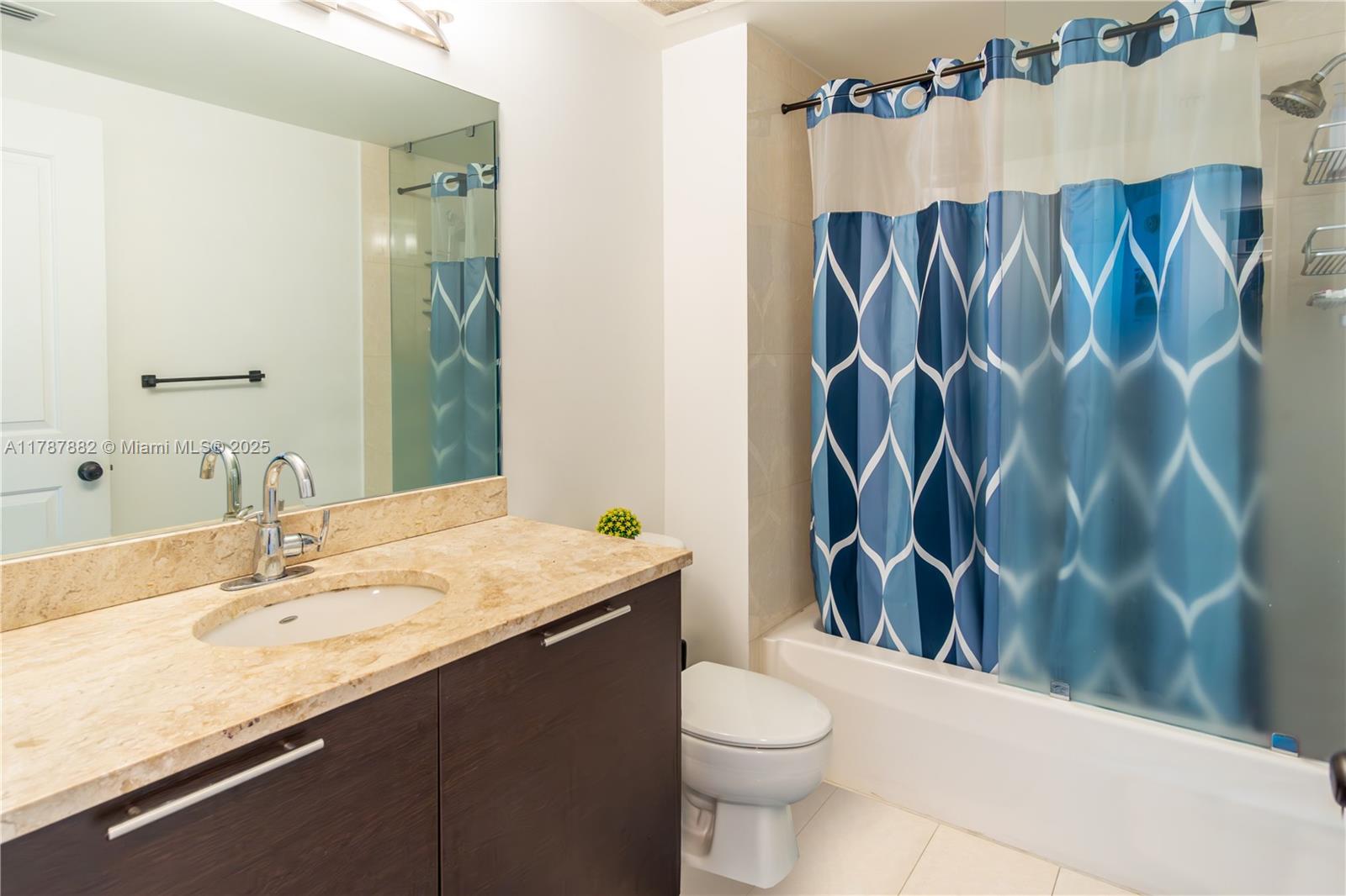 PLATINUM CONDO - Residential