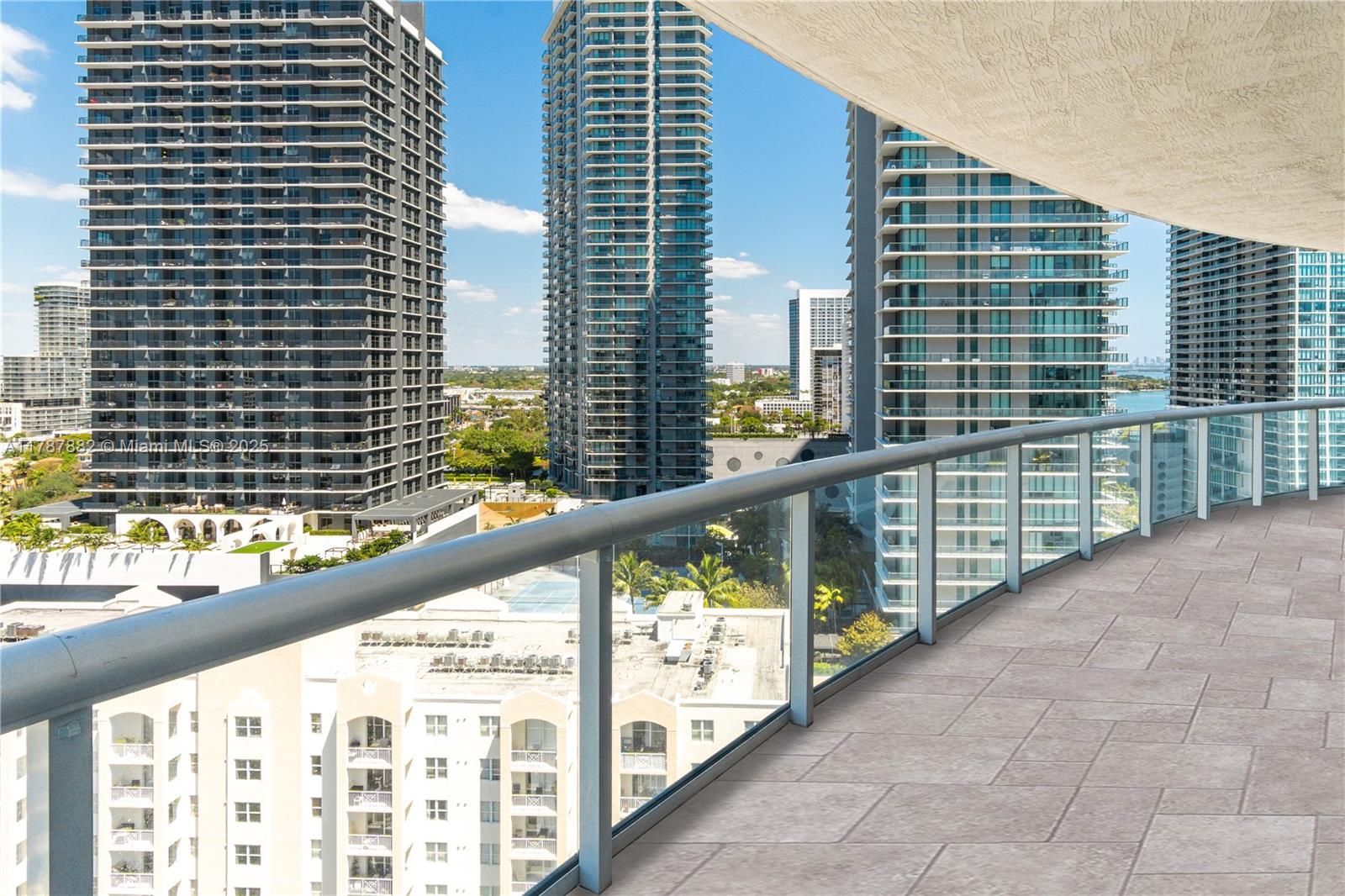 PLATINUM CONDO - Residential