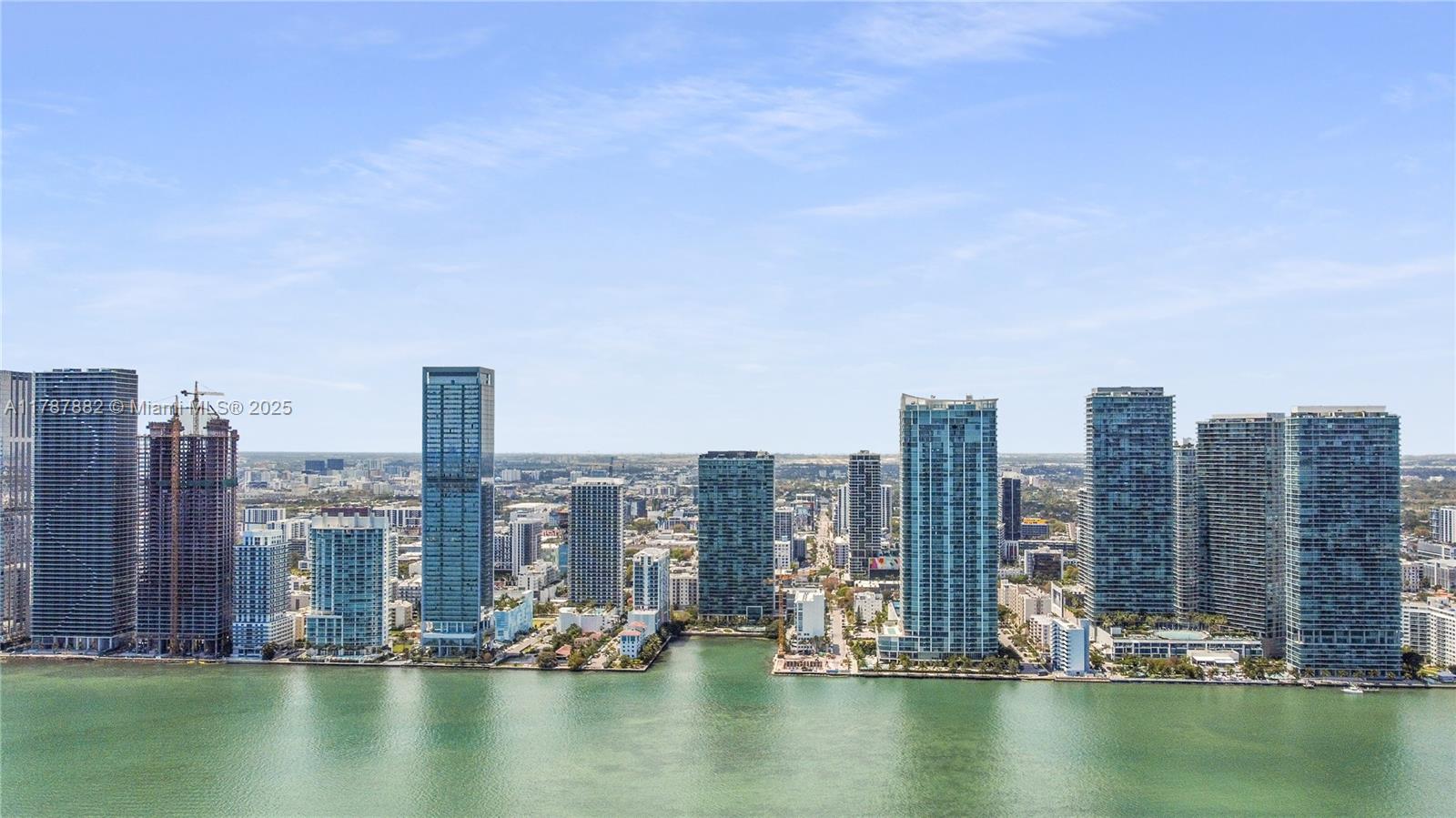 PLATINUM CONDO - Residential