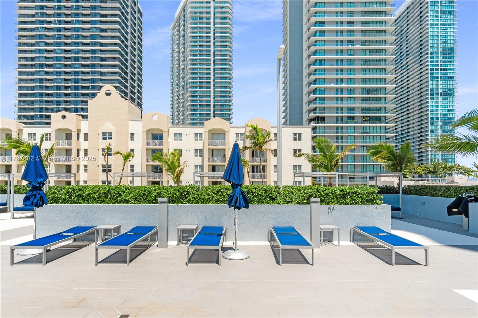 PLATINUM CONDO - Residential