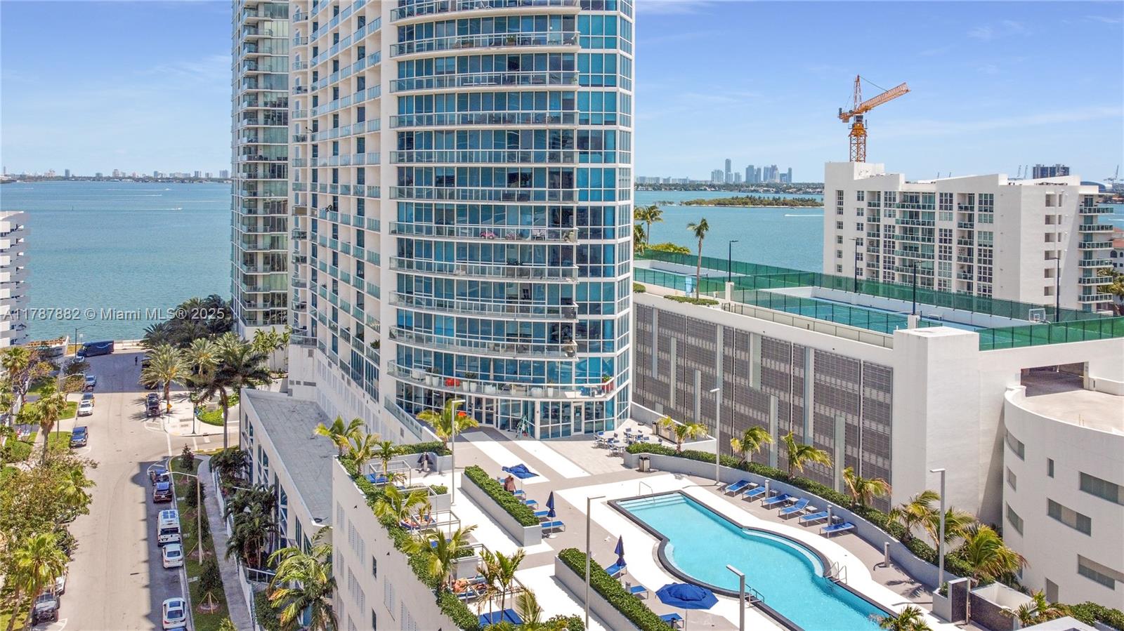 PLATINUM CONDO - Residential