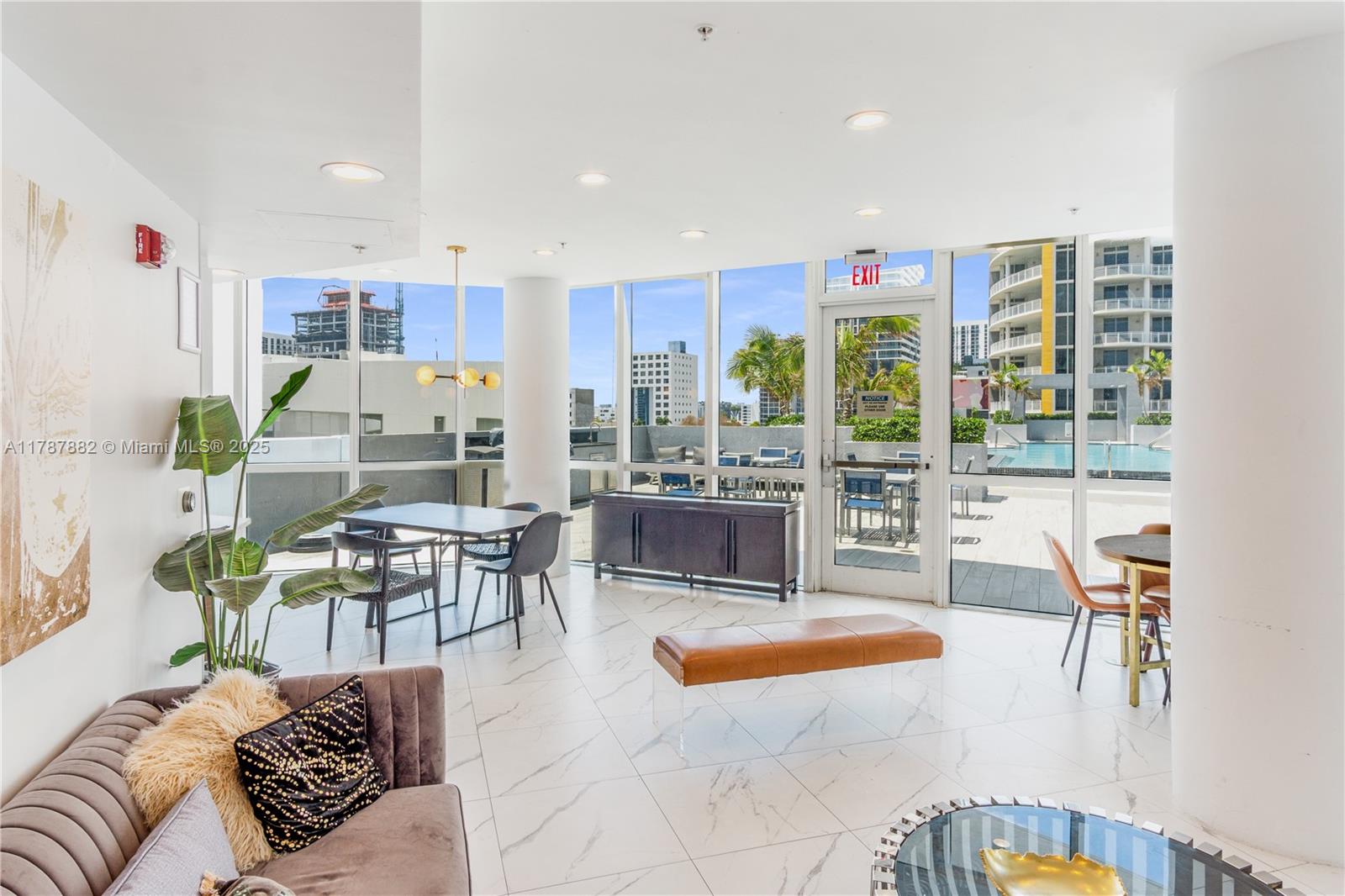 PLATINUM CONDO - Residential