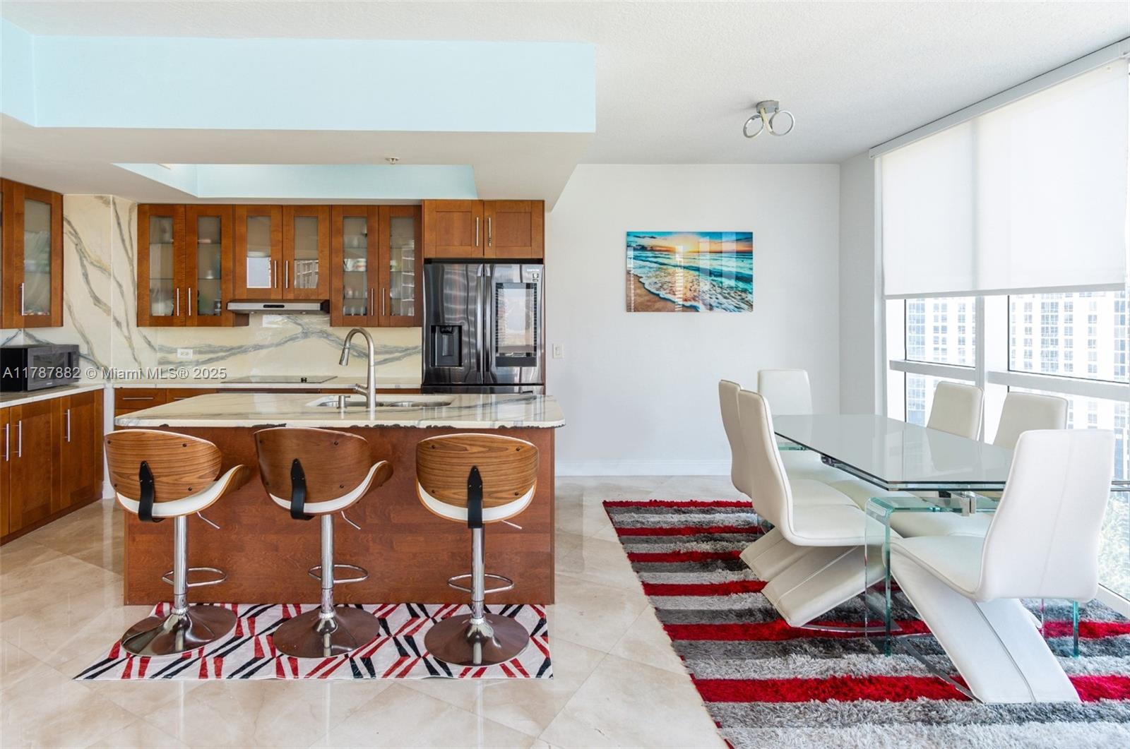 PLATINUM CONDO - Residential