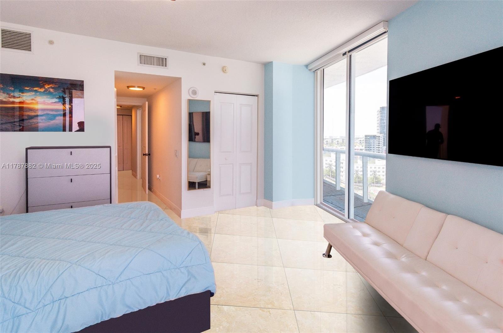 PLATINUM CONDO - Residential