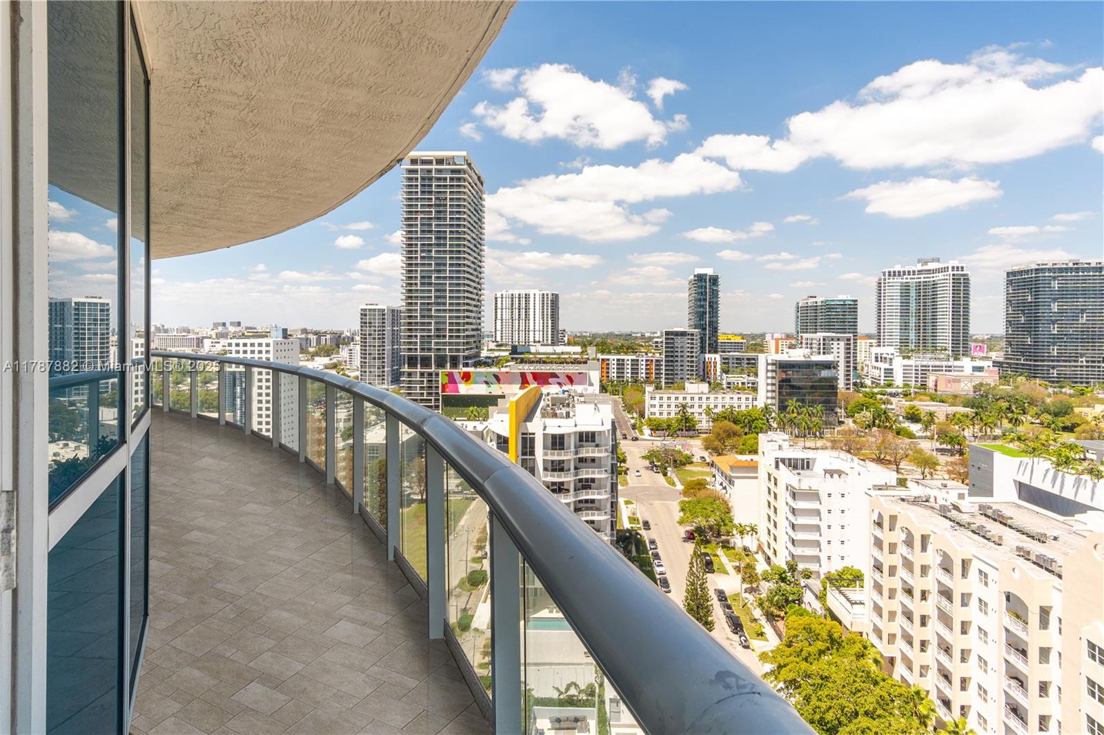 PLATINUM CONDO - Residential