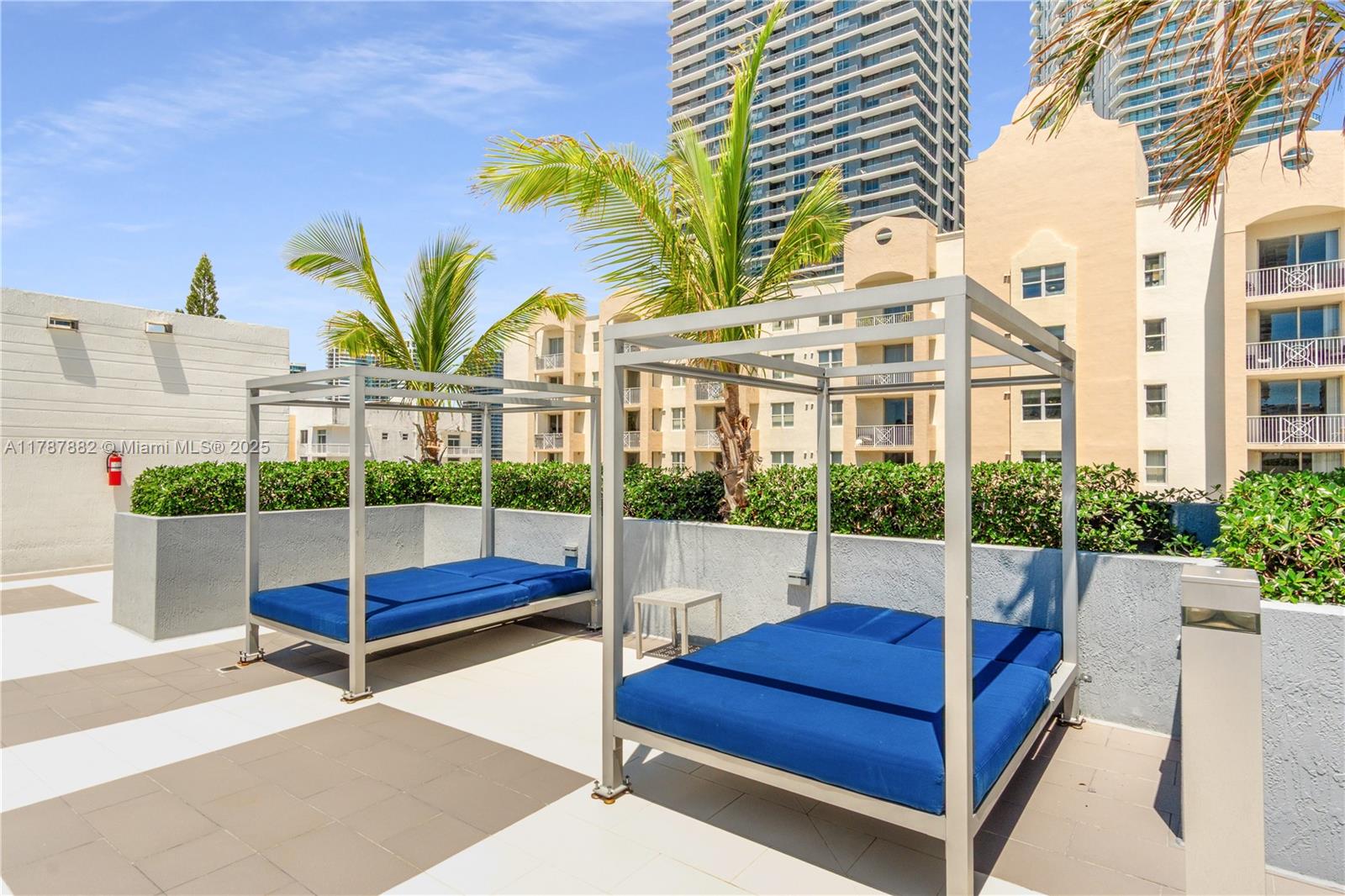 PLATINUM CONDO - Residential