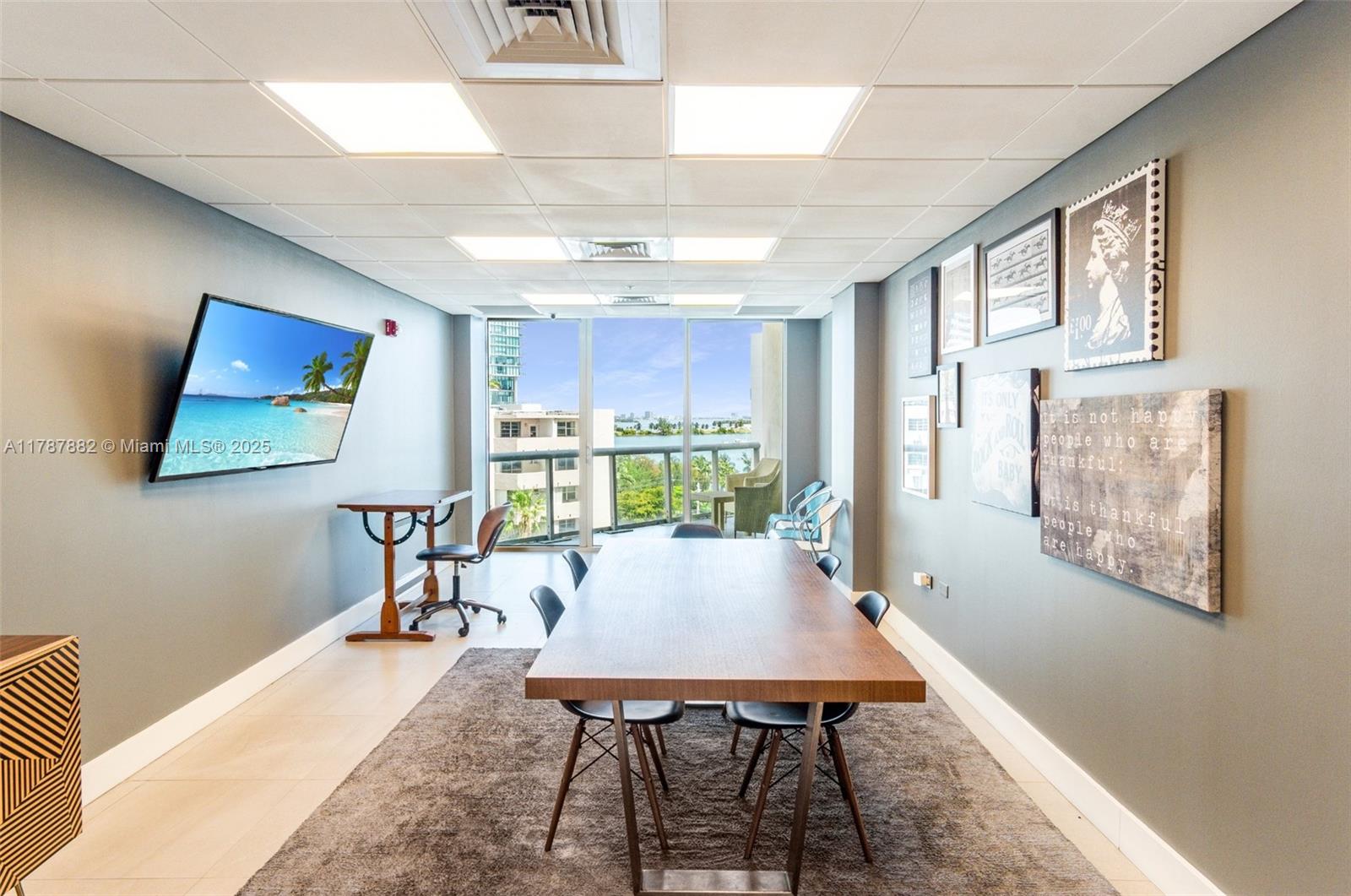 PLATINUM CONDO - Residential