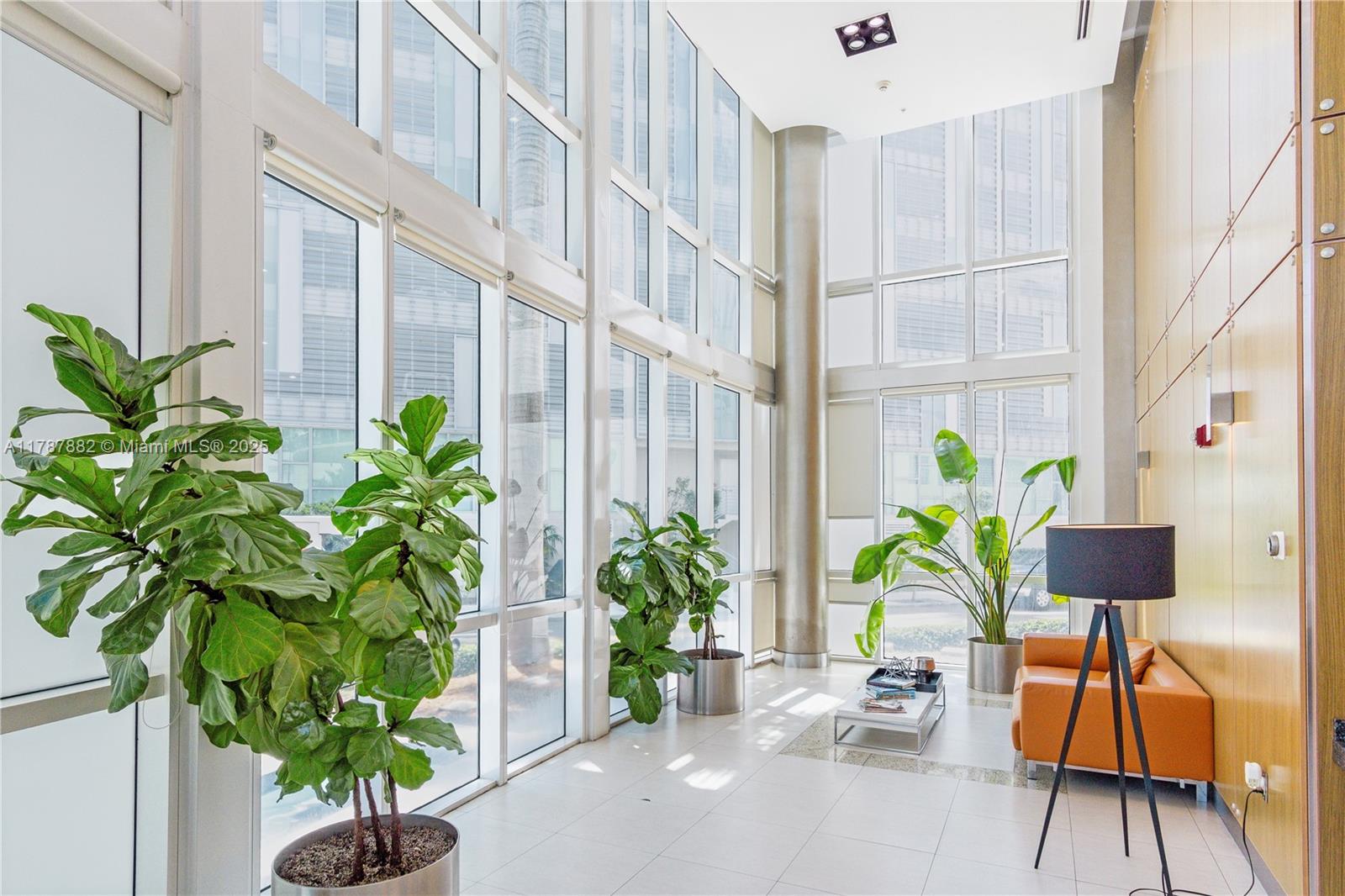 PLATINUM CONDO - Residential