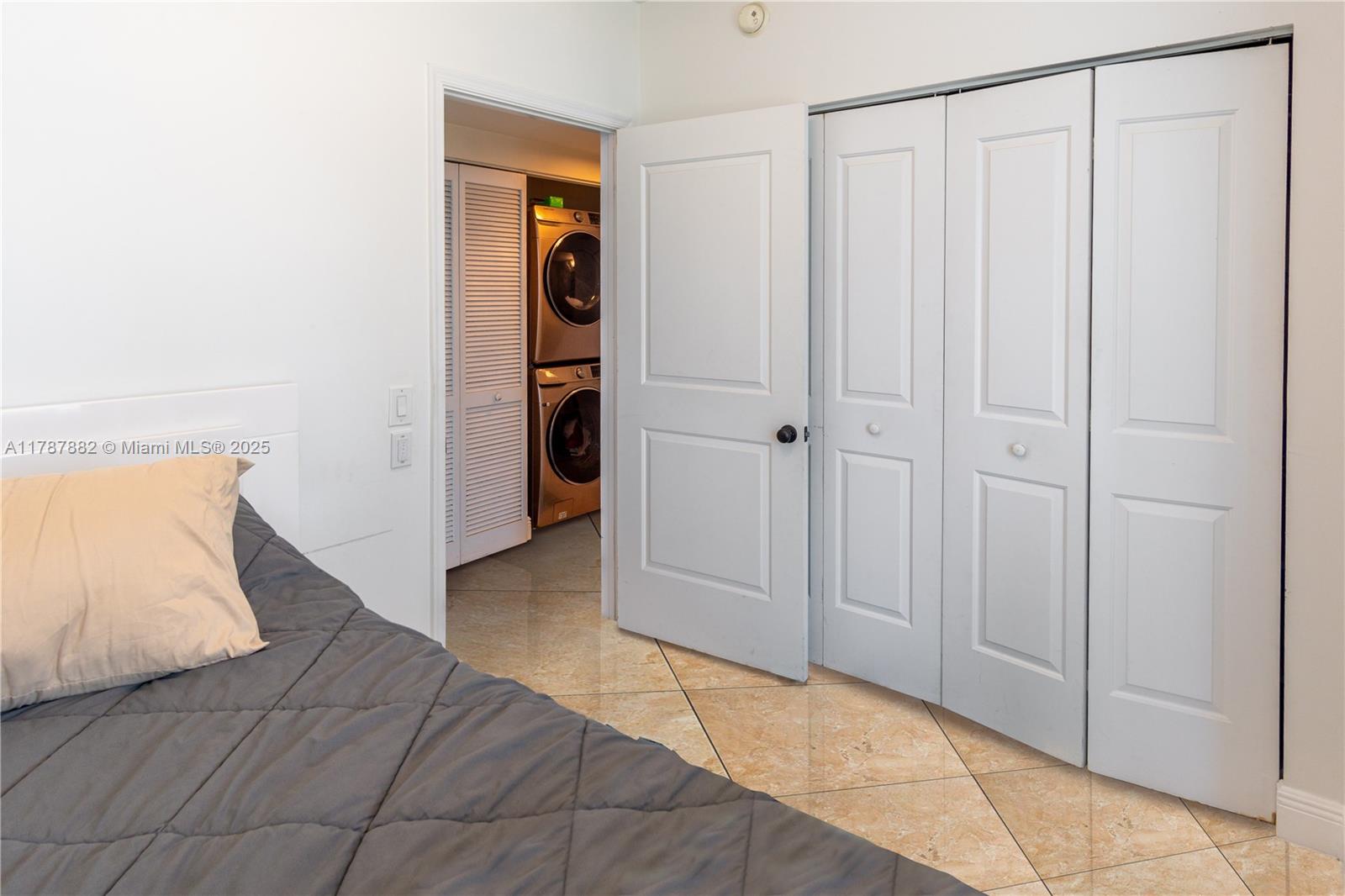 PLATINUM CONDO - Residential