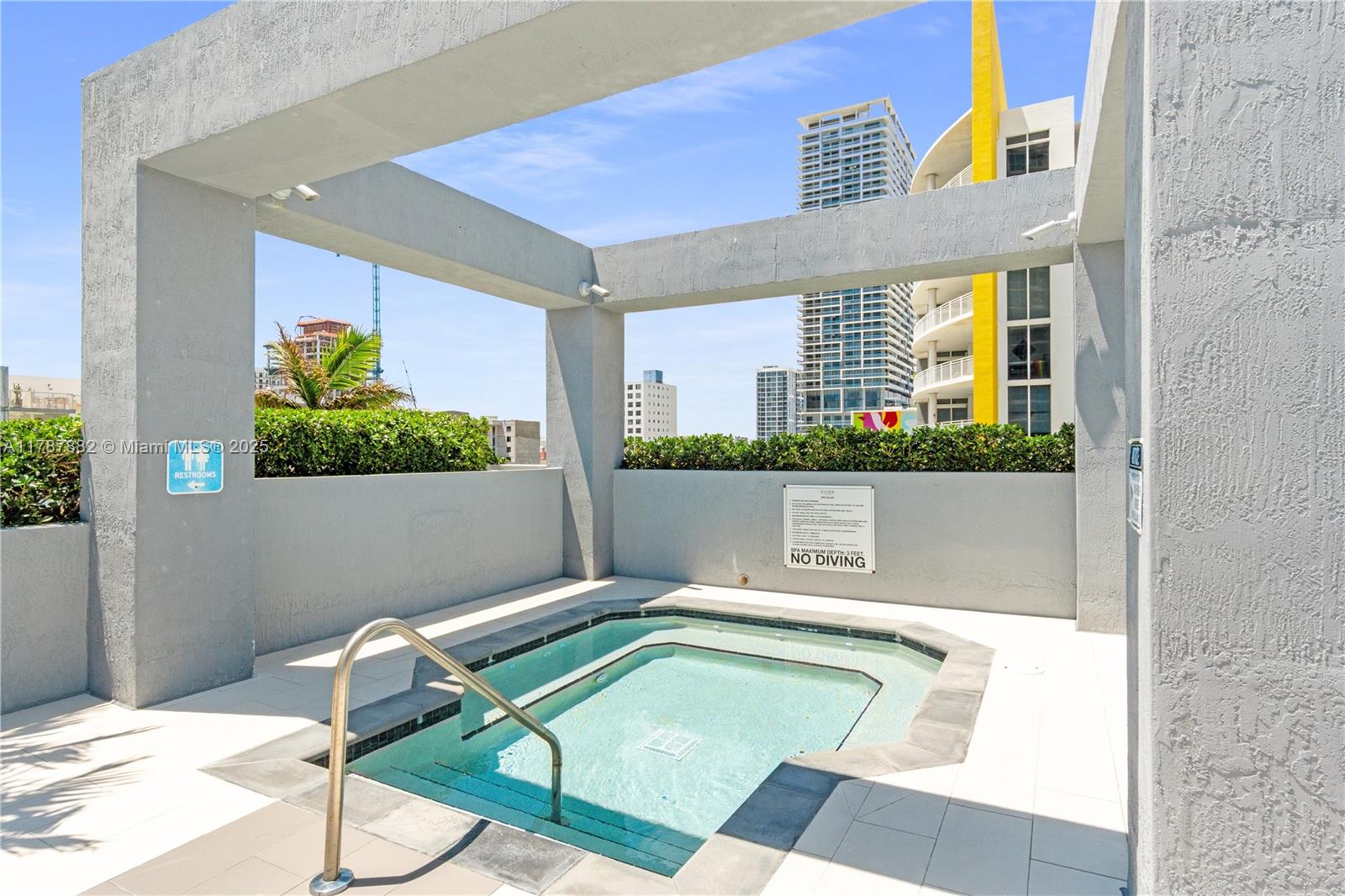 PLATINUM CONDO - Residential