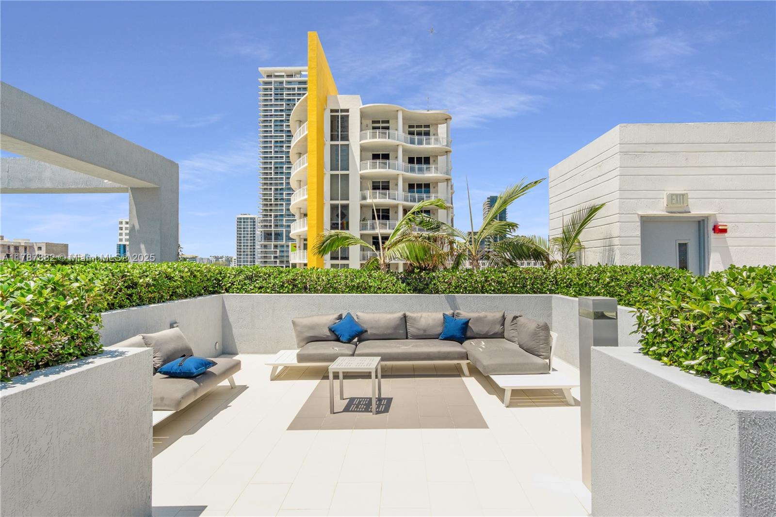 PLATINUM CONDO - Residential