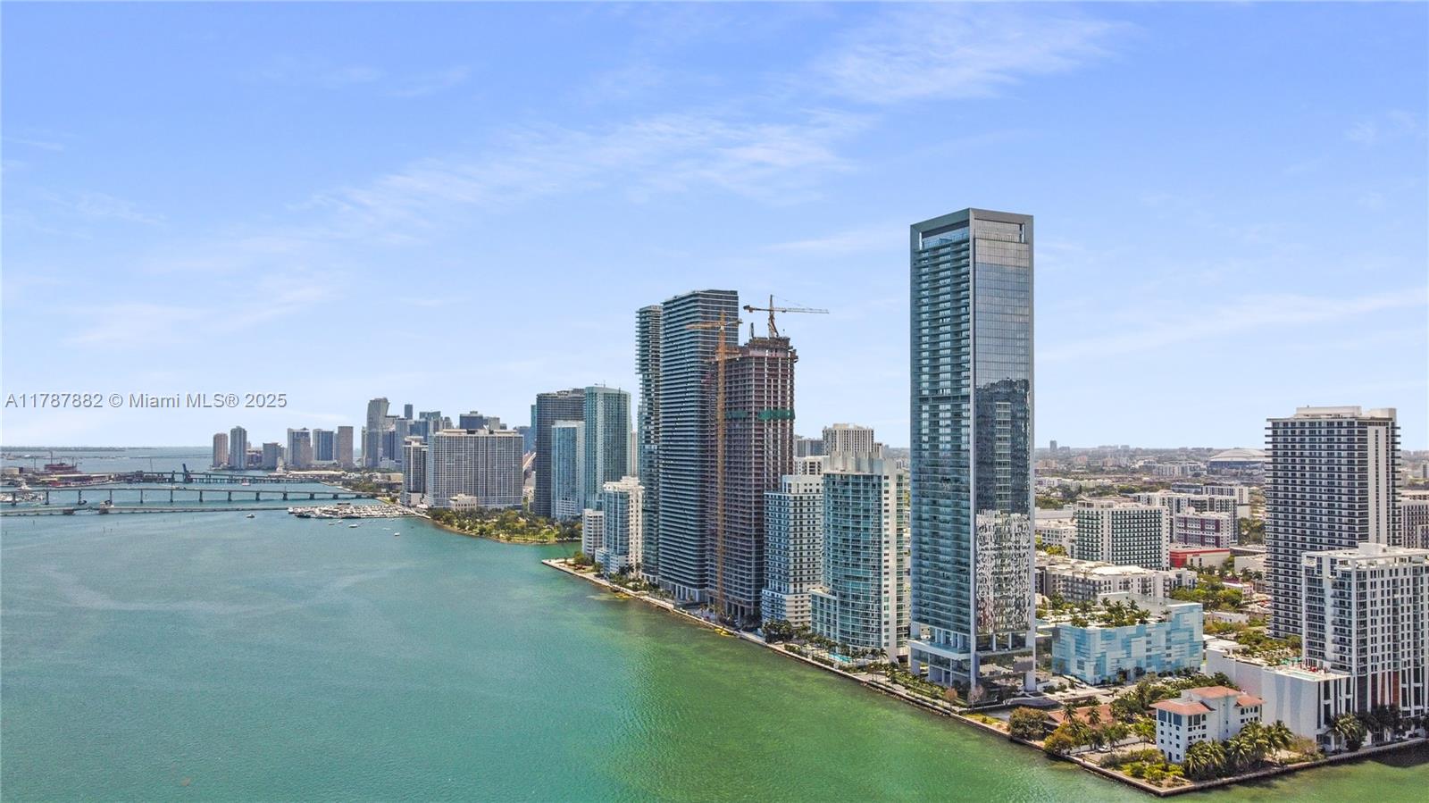 PLATINUM CONDO - Residential