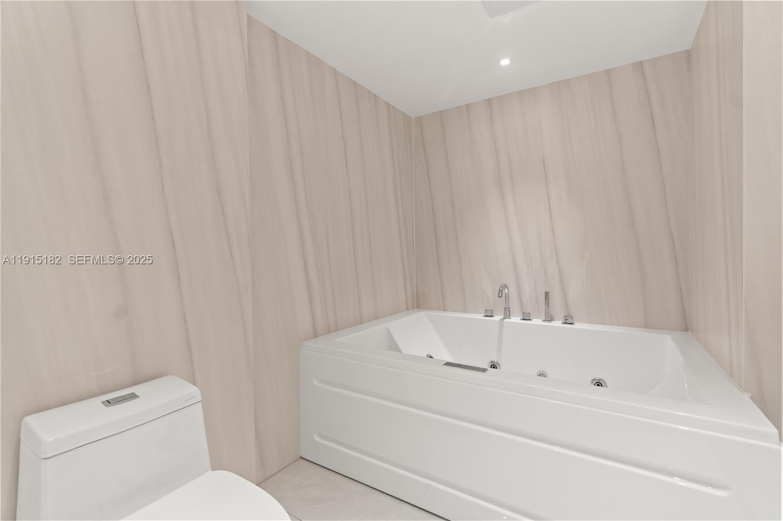 BLUE DIAMOND CONDO - Residential