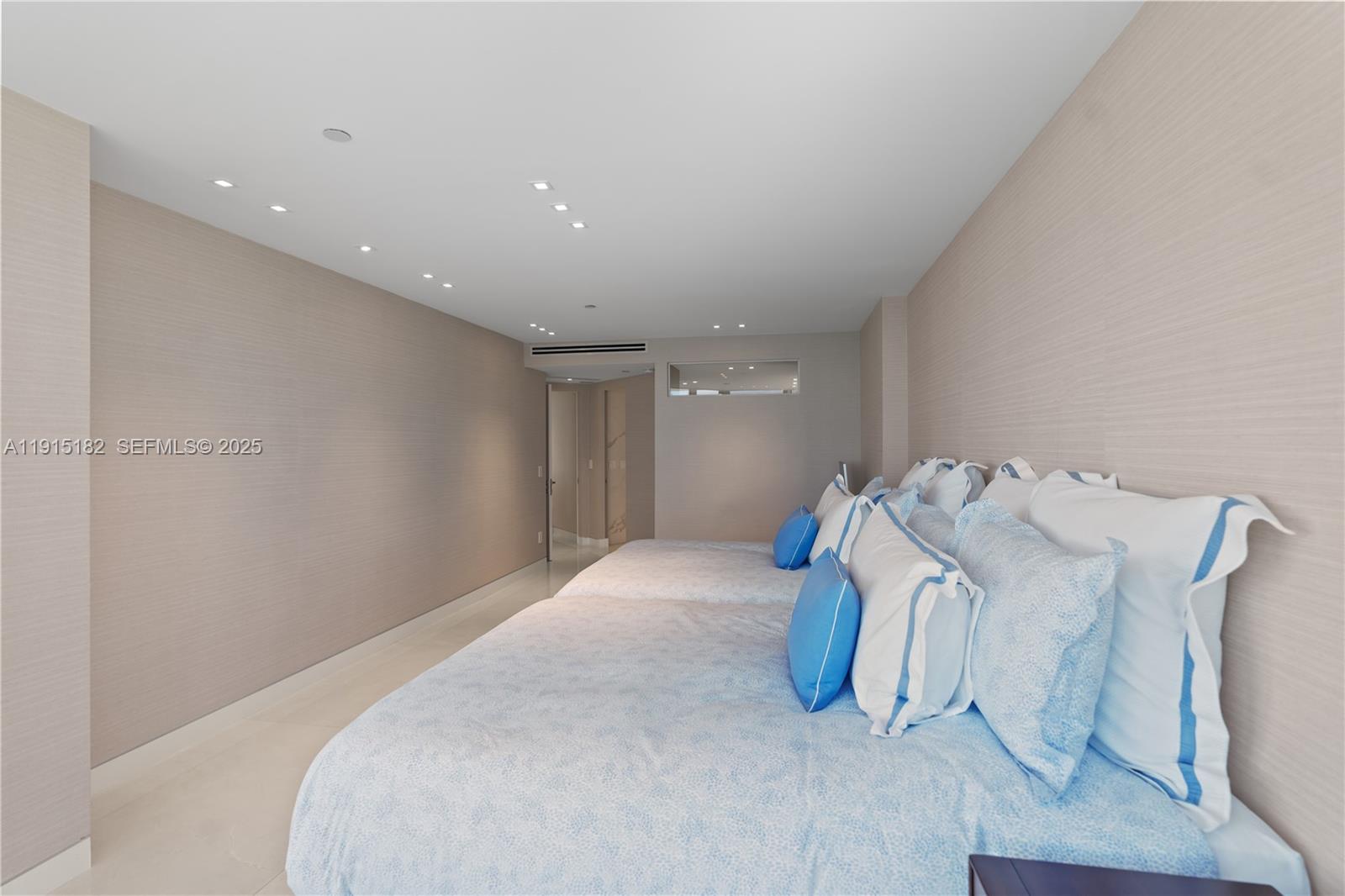 BLUE DIAMOND CONDO - Residential